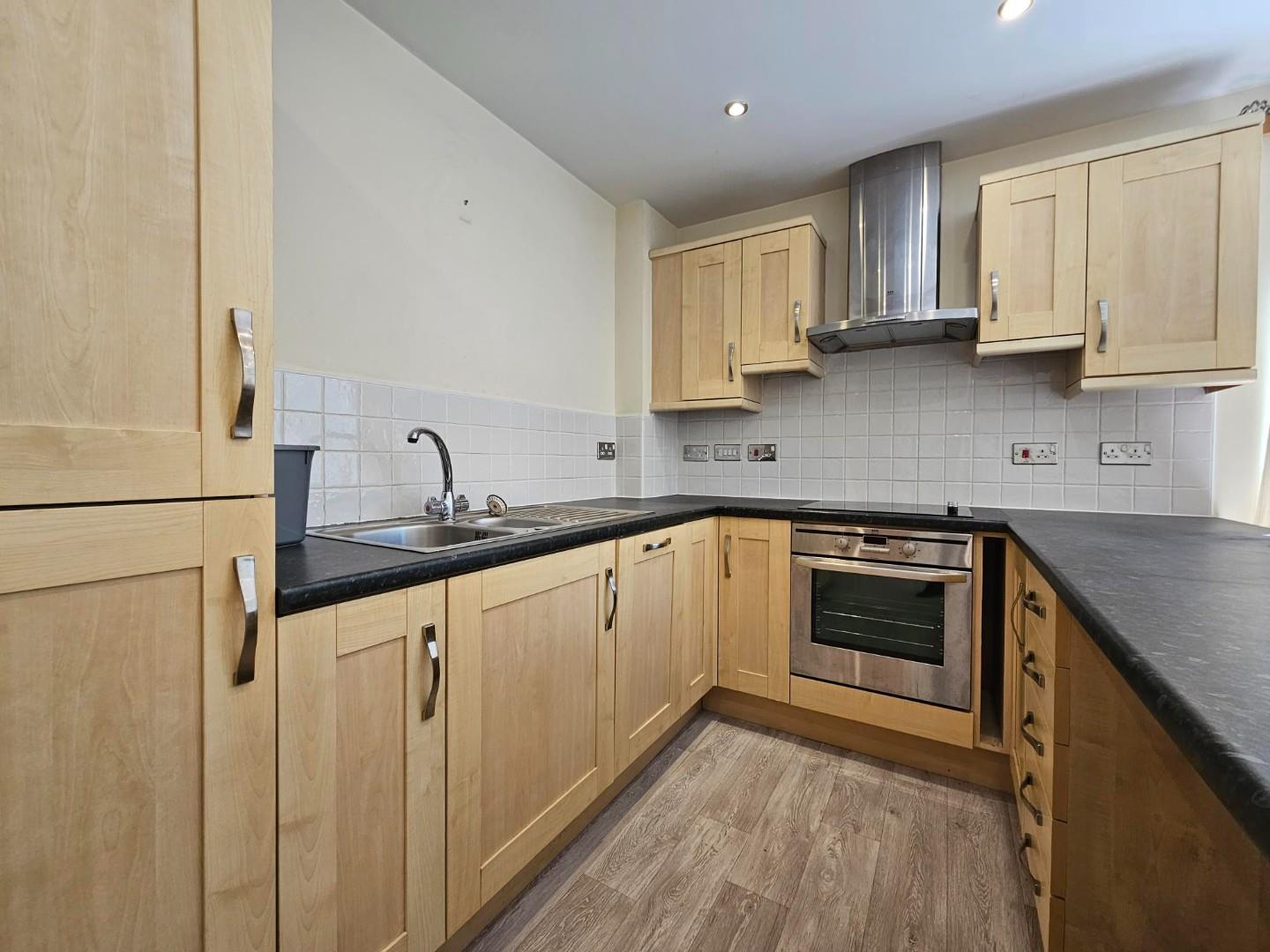 2 bed apartment to rent in Romana Square, Altrincham  - Property Image 6
