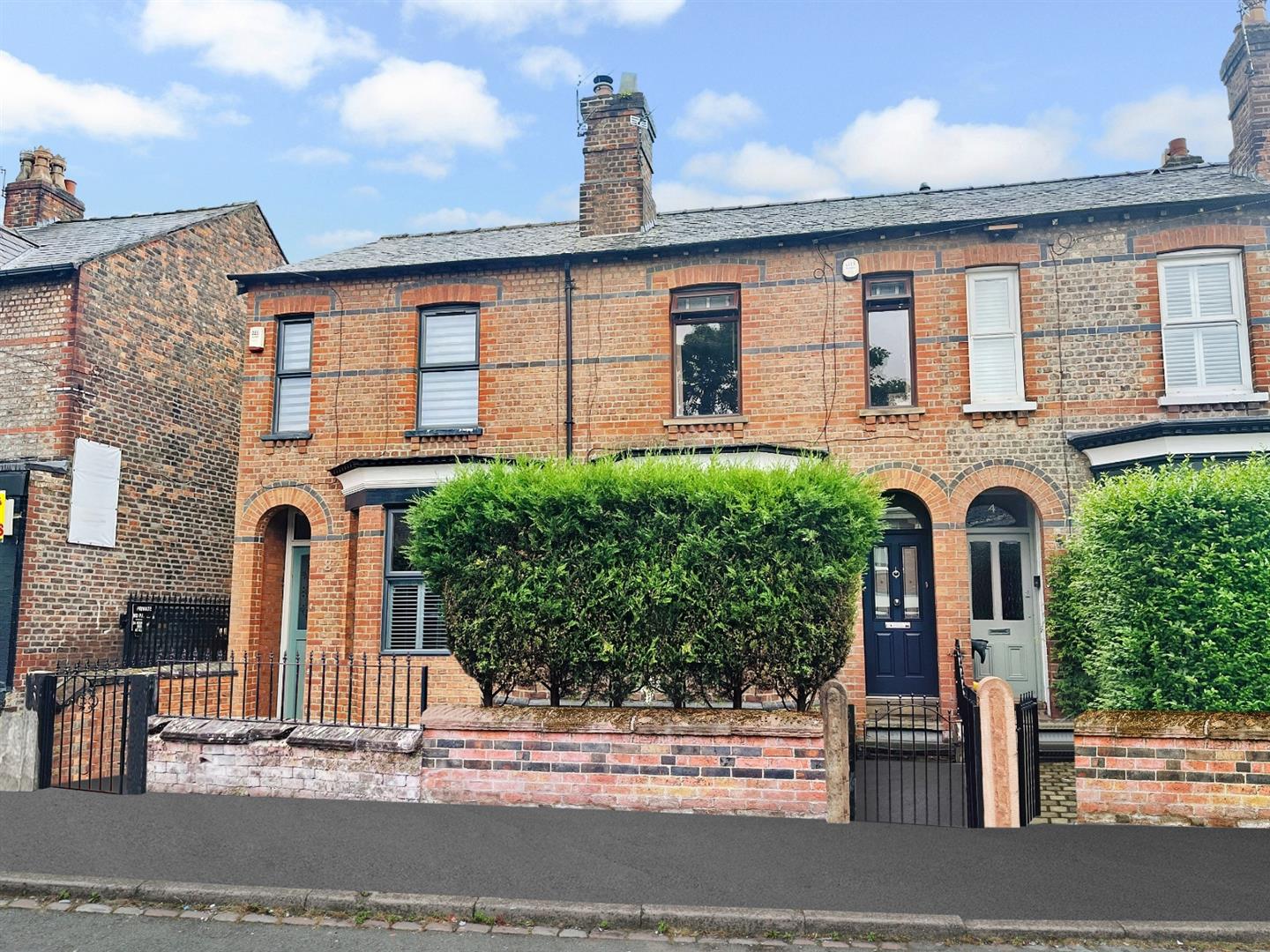 2 bed terraced house for sale in Navigation Road, Altrincham - Property Image 1