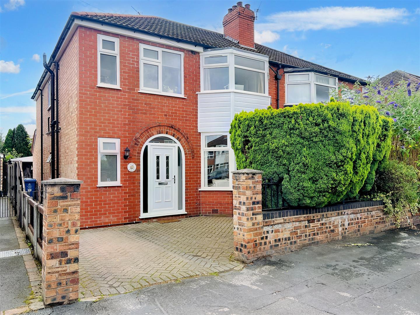 4 bed semi-detached house for sale in Riddings Road, Altrincham - Property Image 1