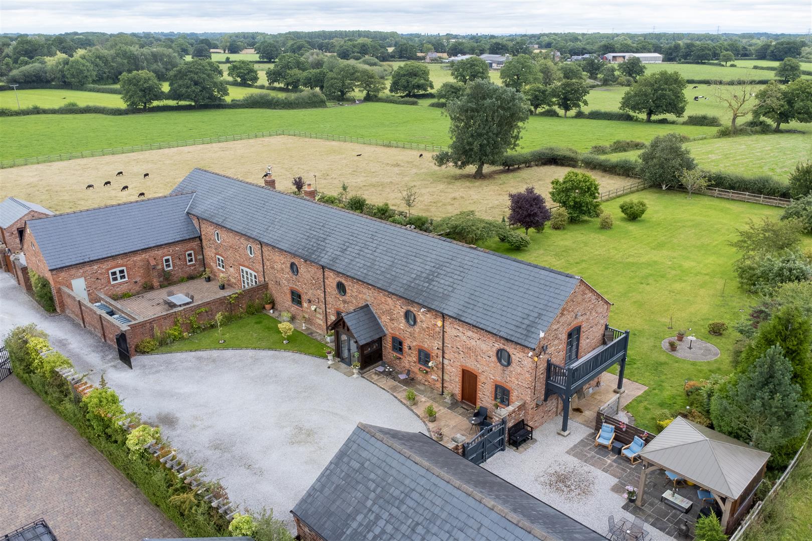 4 bed barn conversion for sale in Colliers Lane, Northwich  - Property Image 1