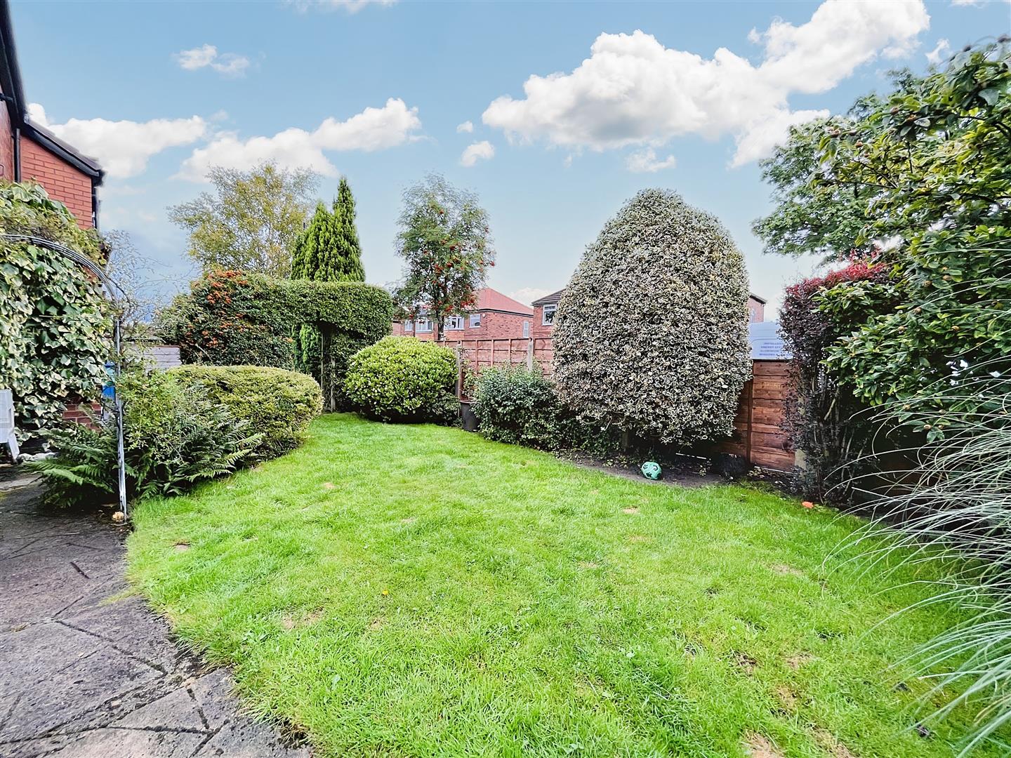 3 bed semi-detached house for sale in Conway Drive, Altrincham  - Property Image 35