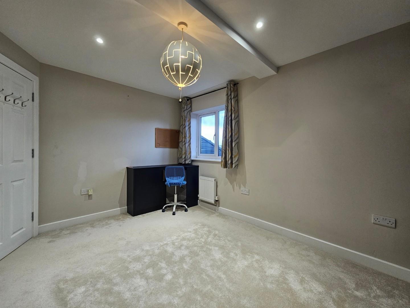 5 bed detached house to rent in Jubilee Way, Broadheath, Altrincham