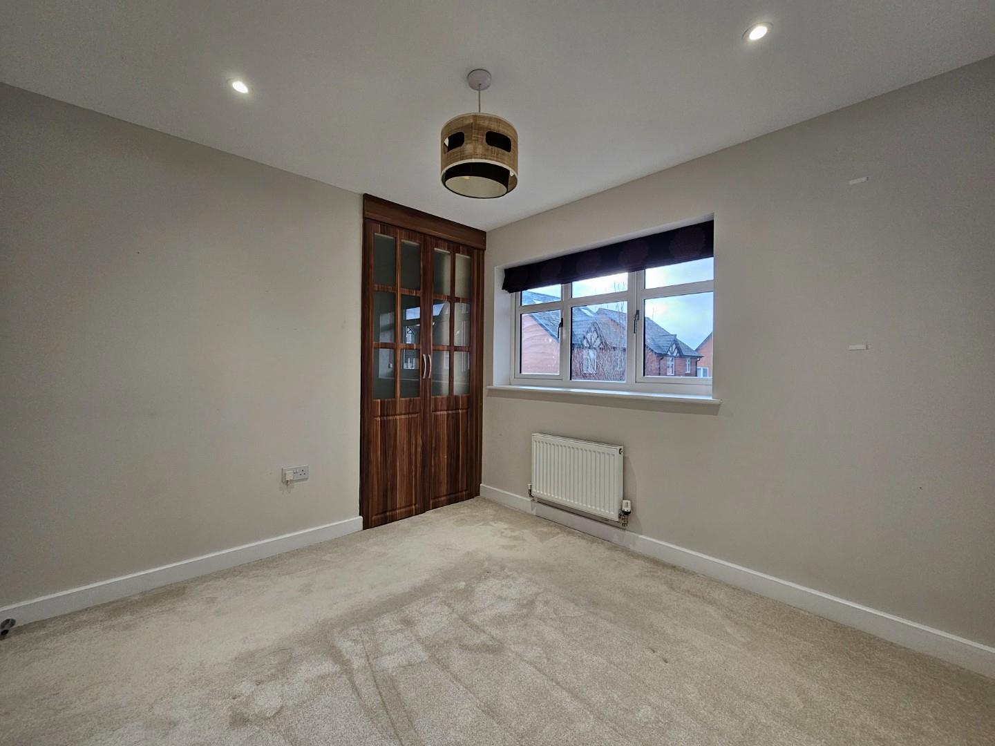 5 bed detached house to rent in Jubilee Way, Broadheath, Altrincham