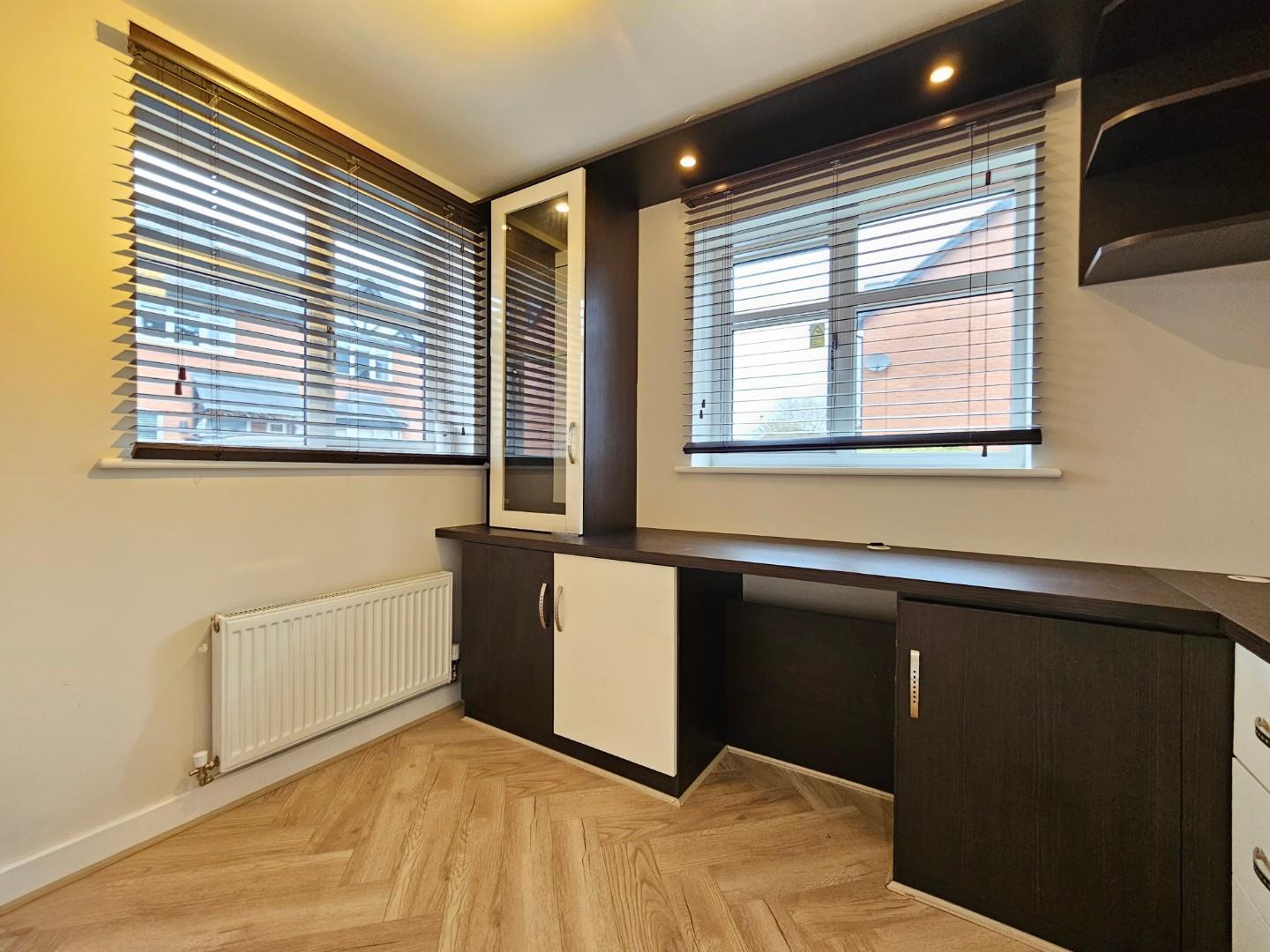 5 bed detached house to rent in Jubilee Way, Broadheath, Altrincham