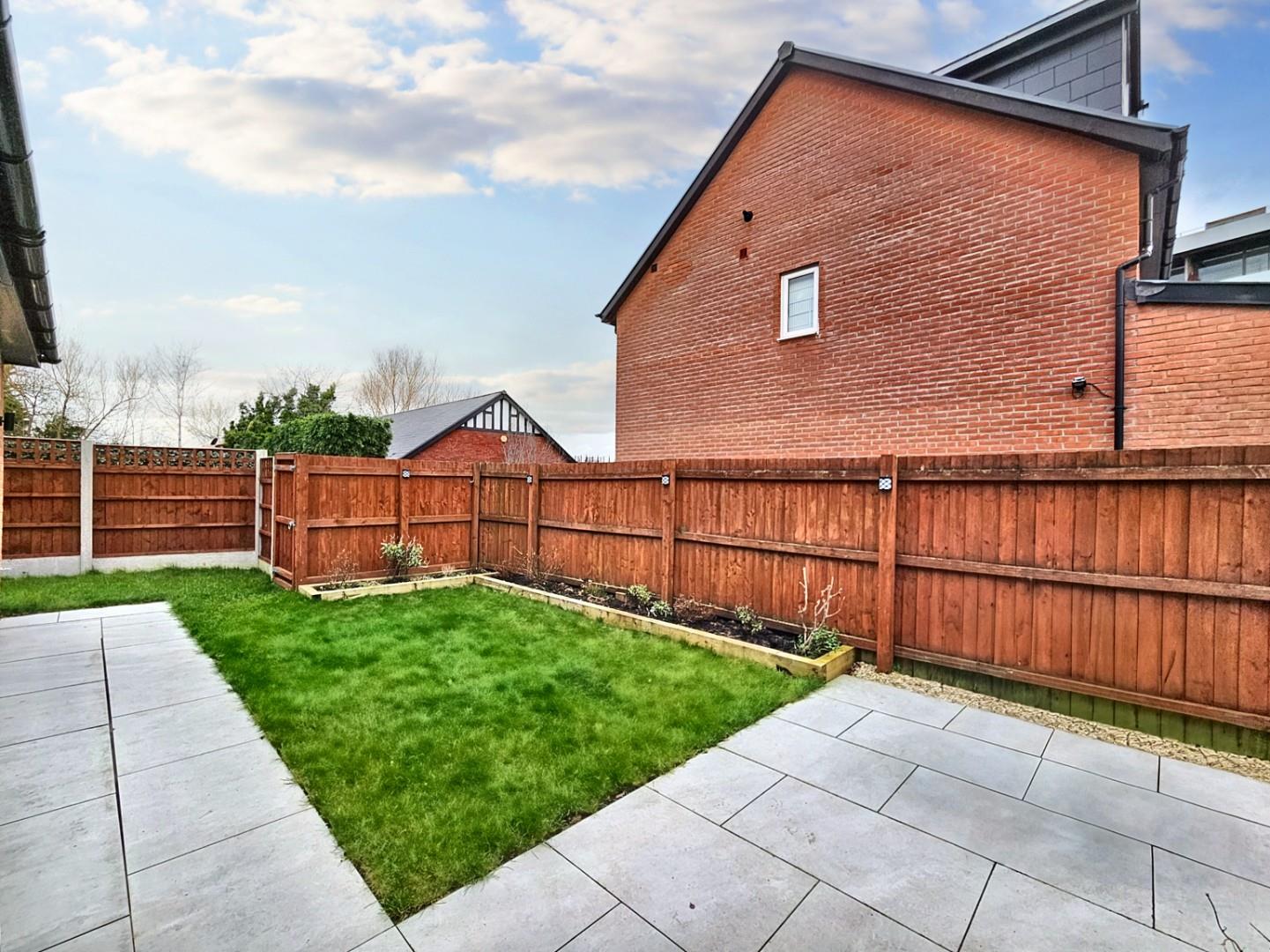 5 bed detached house to rent in Jubilee Way, Broadheath, Altrincham