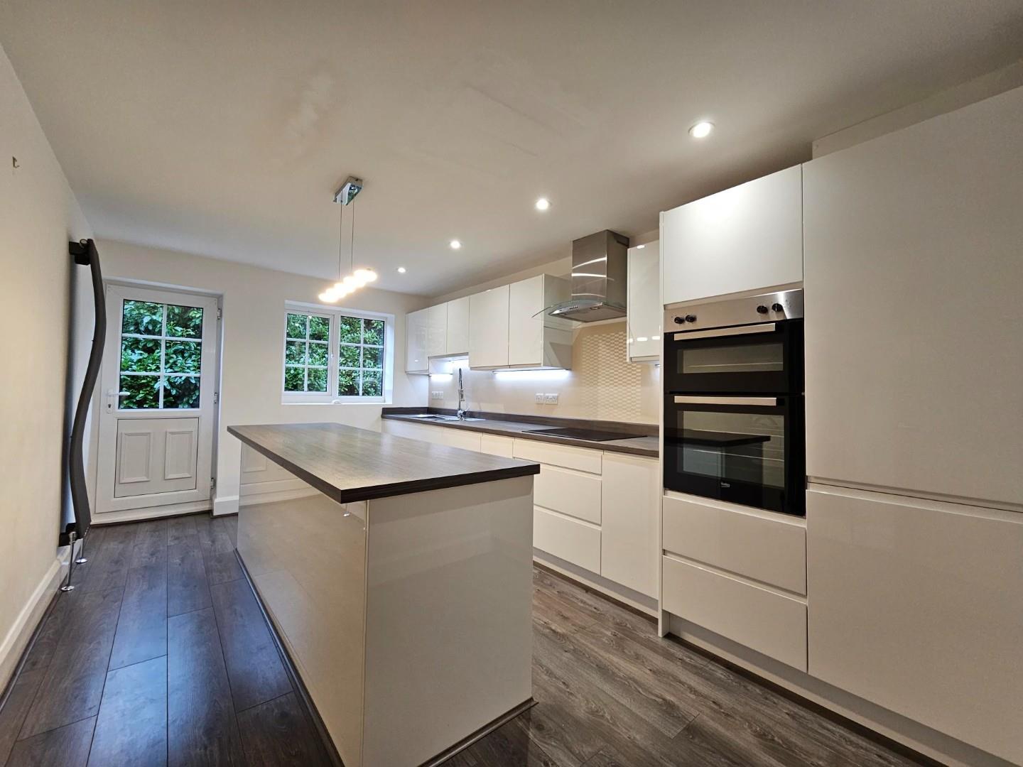 4 bed town house to rent in Parkfield Road, Altrincham  - Property Image 2