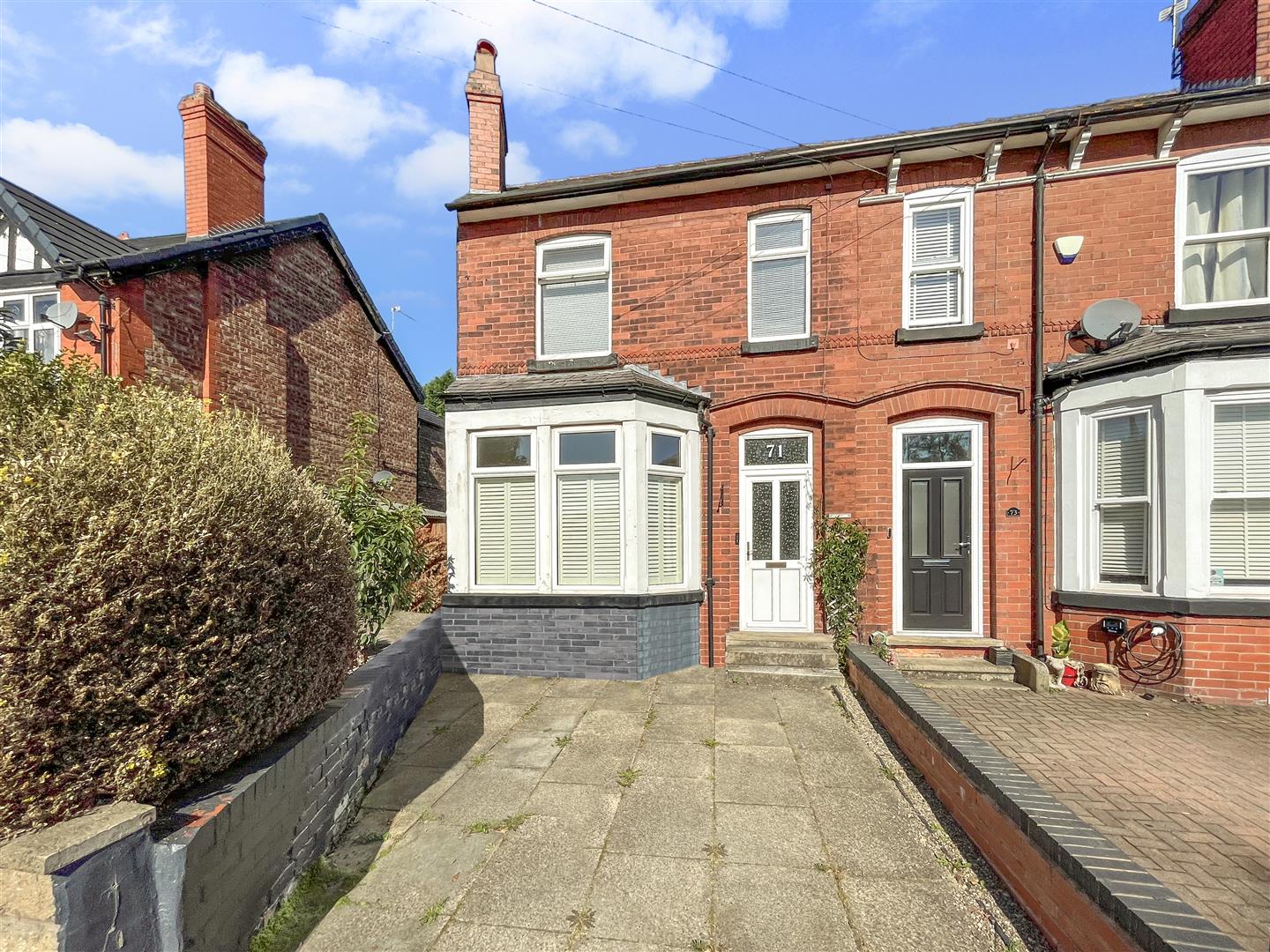 3 bed end of terrace house to rent in Old Hall Road, Sale, M33