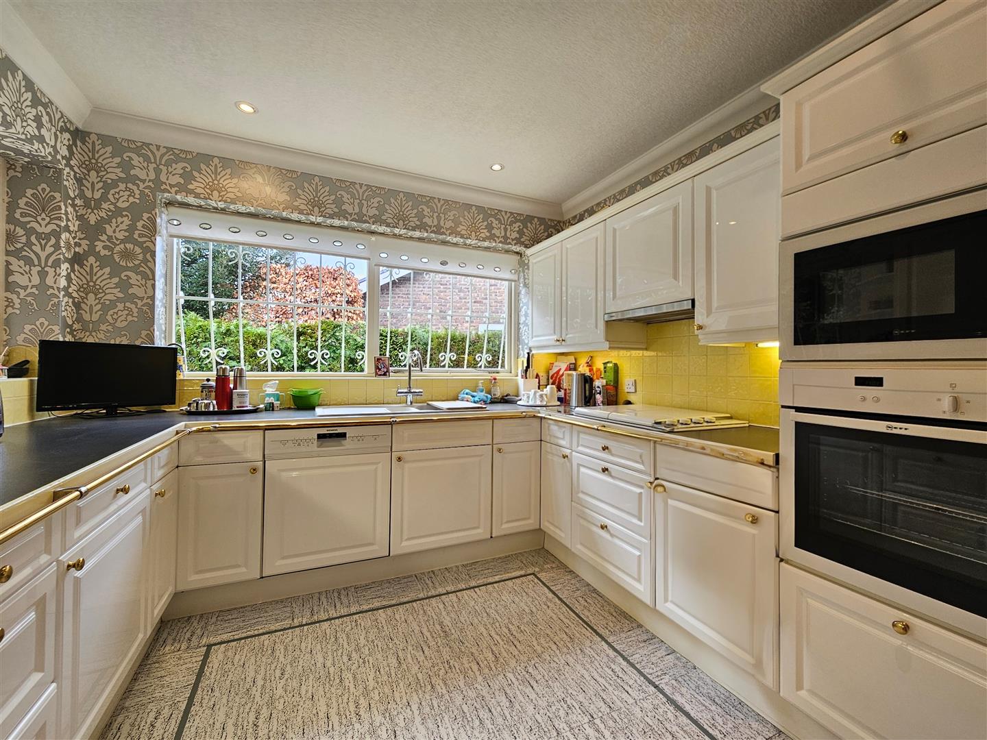 4 bed detached house to rent in White House Drive, Altrincham  - Property Image 16
