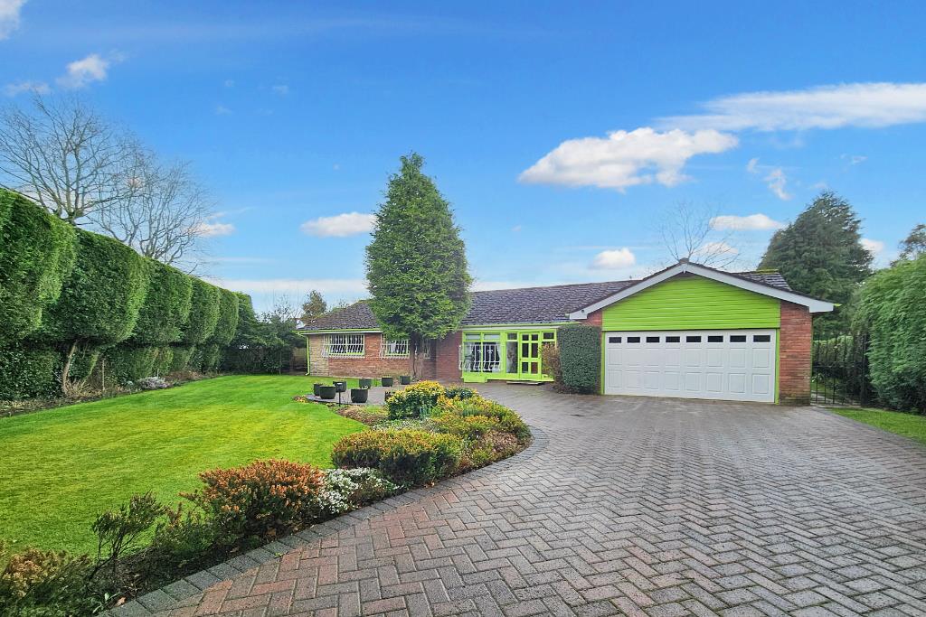 4 bed detached house to rent in White House Drive, Altrincham  - Property Image 1