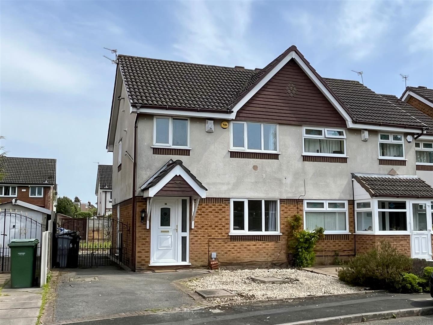 3 bed semidetached house to rent in Marthall Drive, Sale (ref 581841