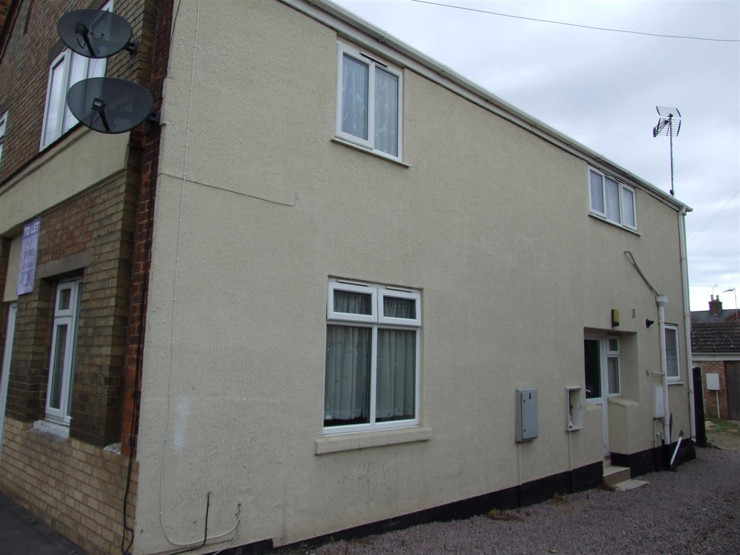 2 bed flat to rent - Property Image 1