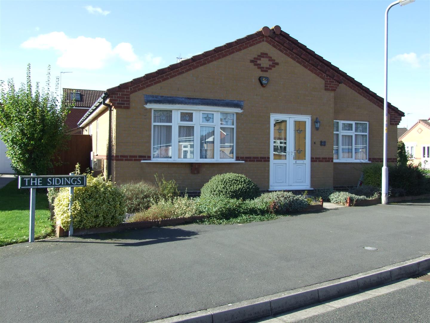 3 bed detached bungalow to rent - Property Image 1