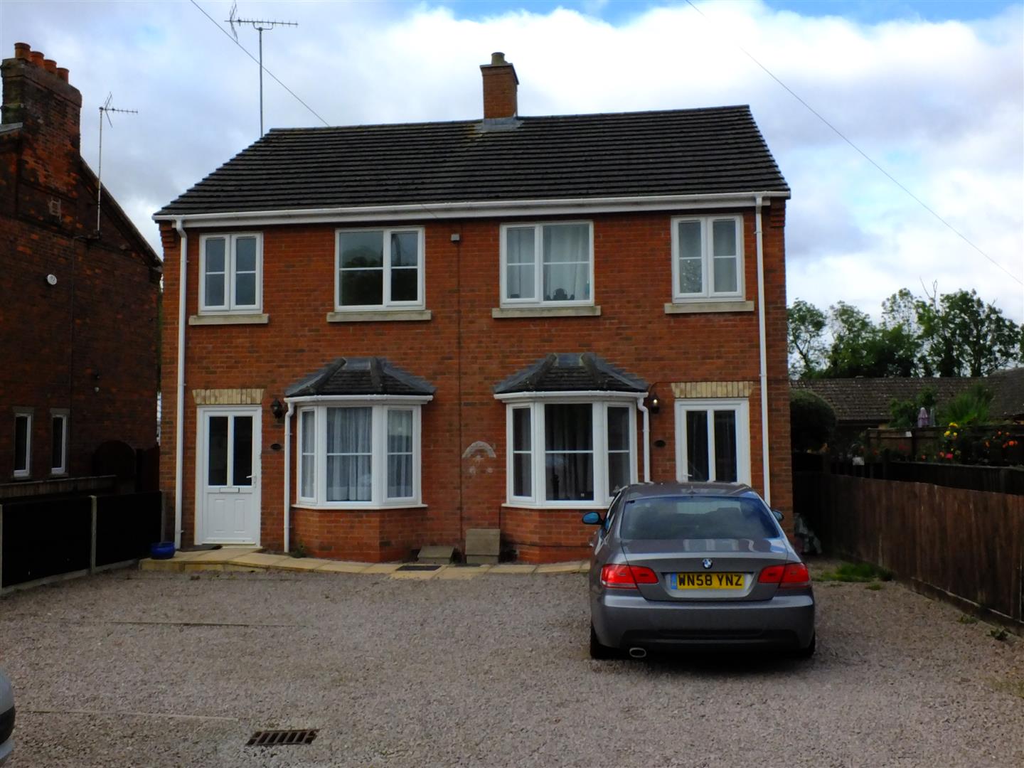 3 bed semi-detached house to rent in London Road, Lincs, PE12