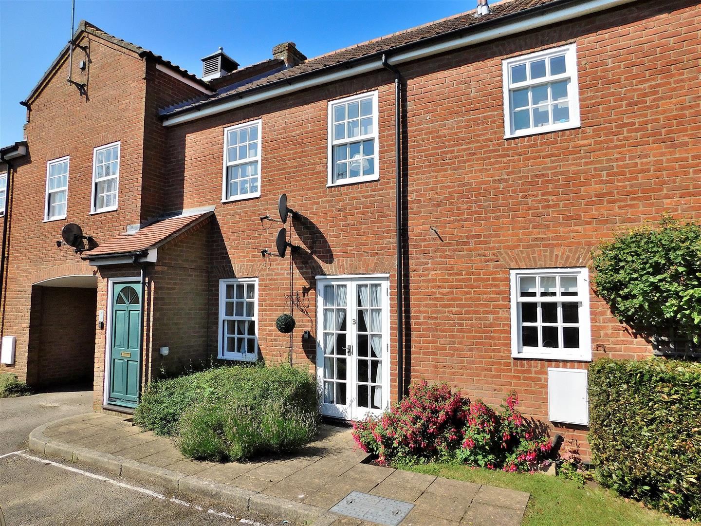 2 bed flat for sale in Chapel Street, King's Lynn  - Property Image 1