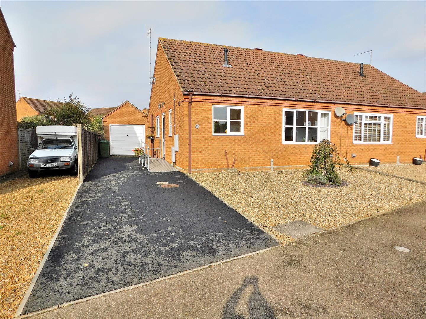 2 bed semi-detached bungalow for sale in Wallace Twite Way, King's Lynn 0