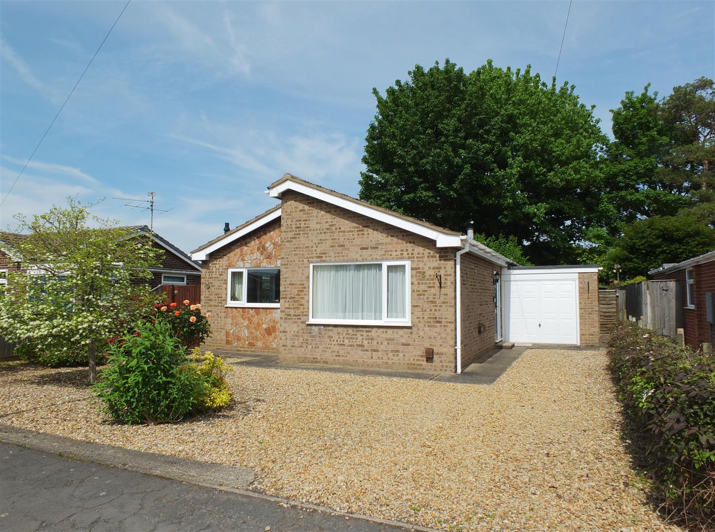 2 bed detached bungalow for sale in Windsor Gardens, Long Sutton Spalding, PE12
