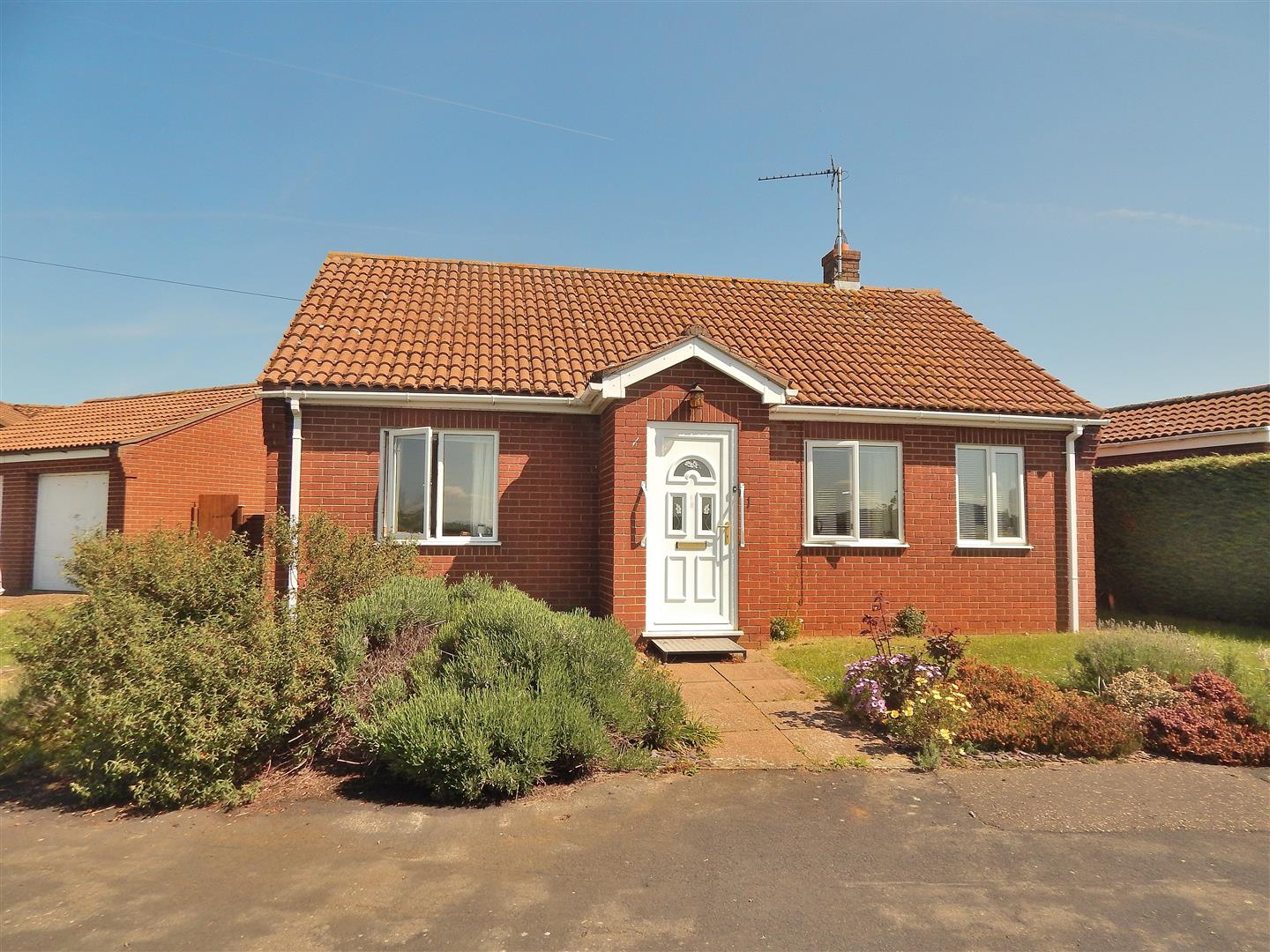 2 bed detached bungalow for sale in Broadlands Close, King's Lynn, PE31
