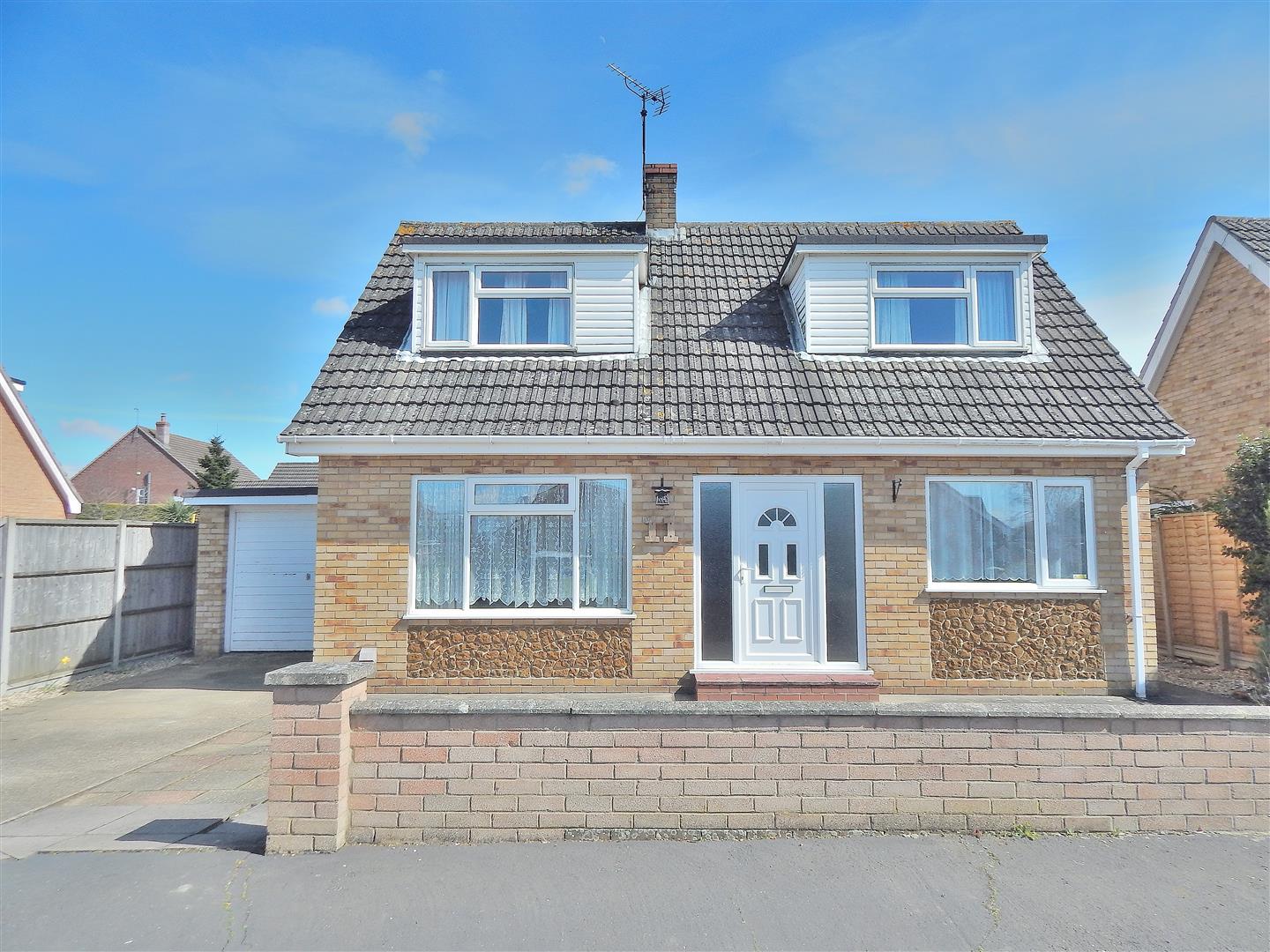 3 bed detached bungalow for sale in Onedin Close, King's Lynn, PE31