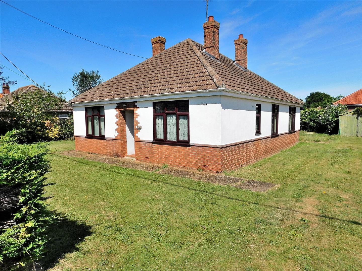 3 bed detached bungalow for sale in White Horse Drive, King's Lynn, PE31