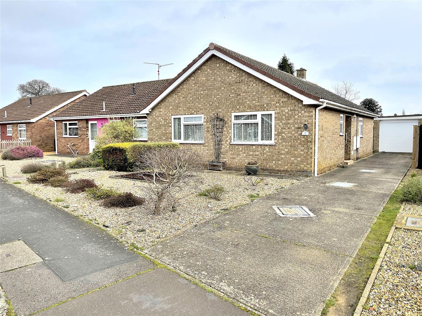 2 bed detached bungalow for sale in Goose Green Road, King's Lynn - Property Image 1