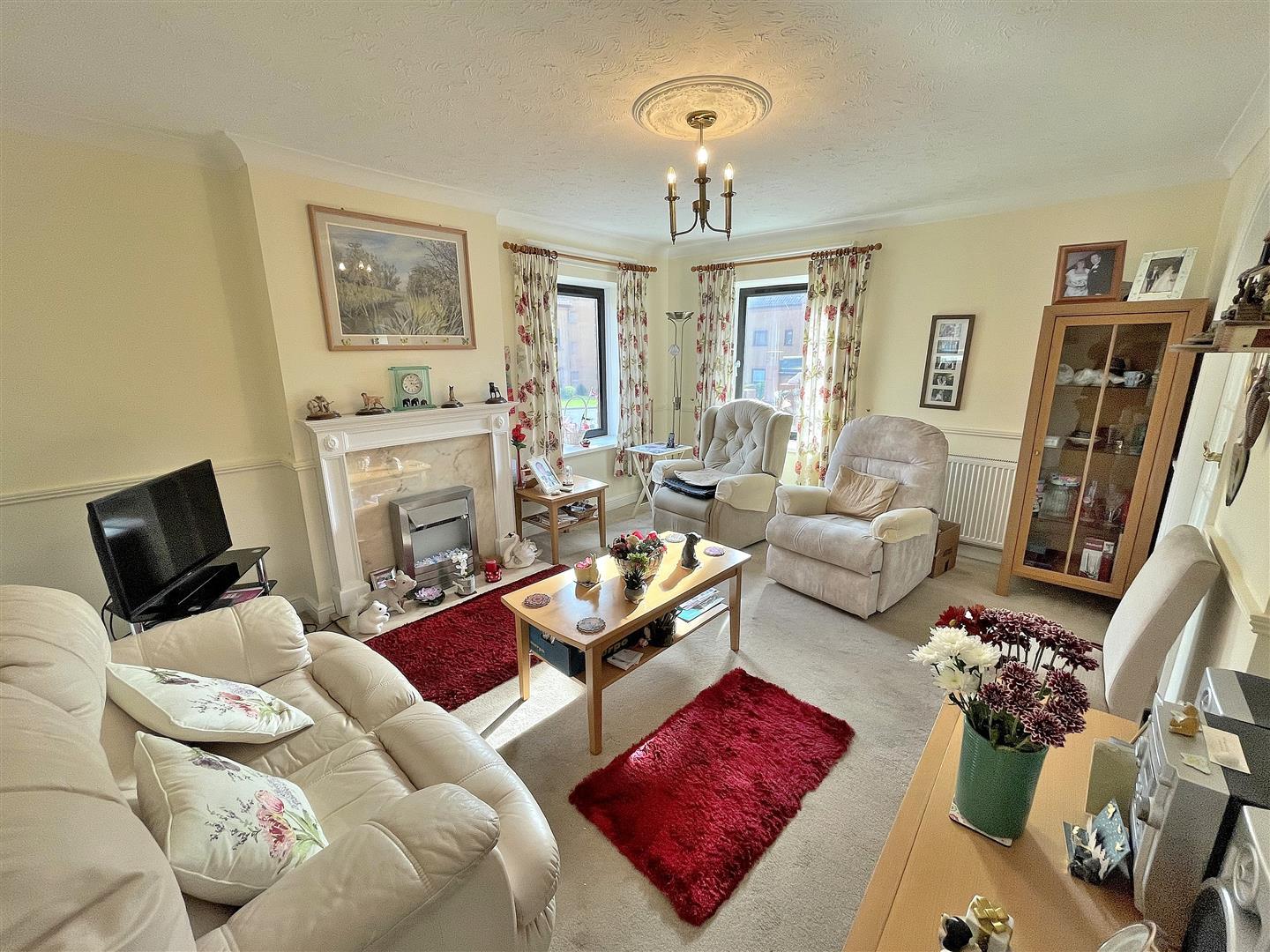 2 bed apartment for sale in Kings Lynn Road, Hunstanton  - Property Image 2
