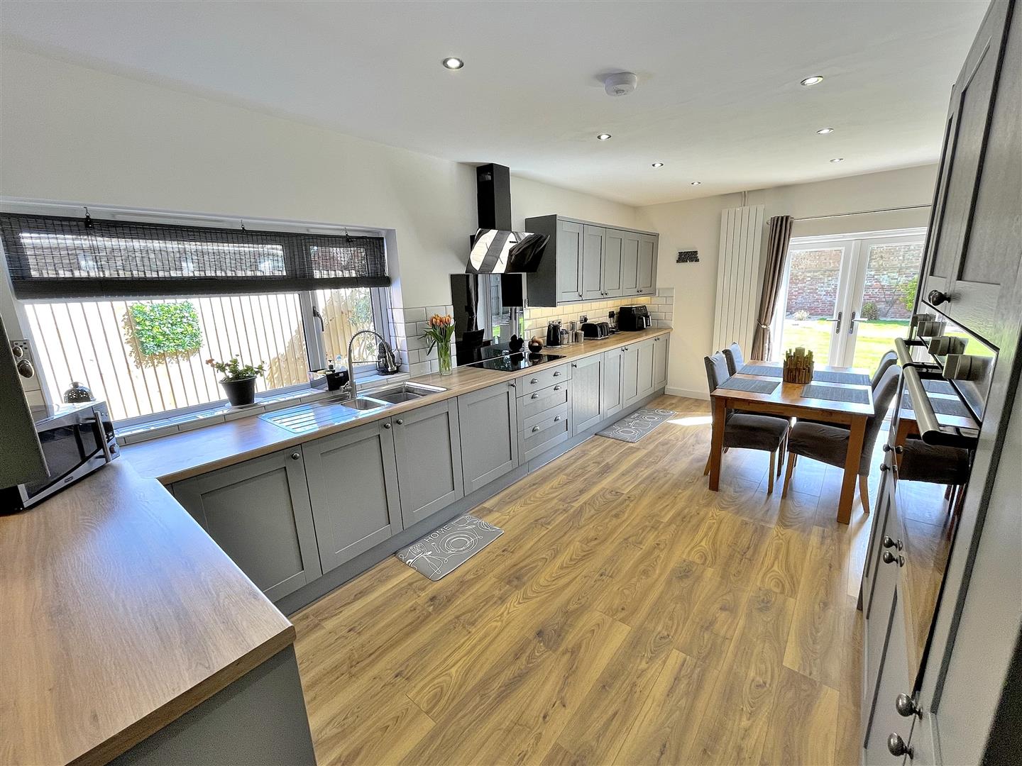 3 bed detached bungalow for sale in Neville Road, King's Lynn  - Property Image 2