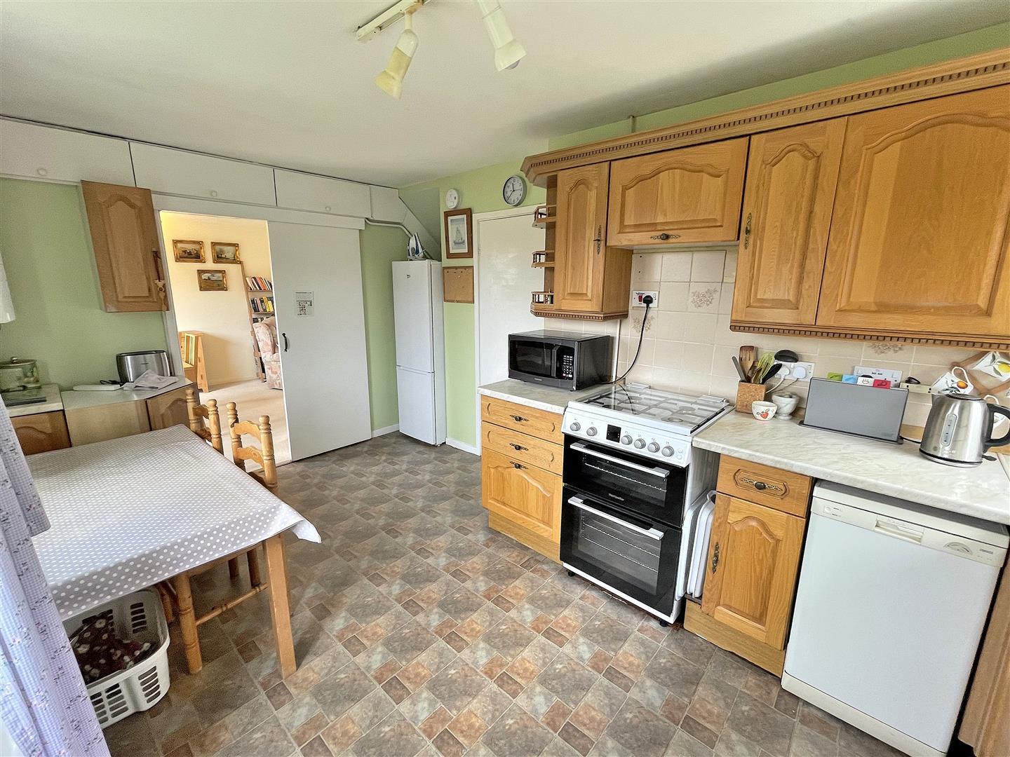 3 bed detached bungalow for sale in Valley Rise, King's Lynn  - Property Image 6