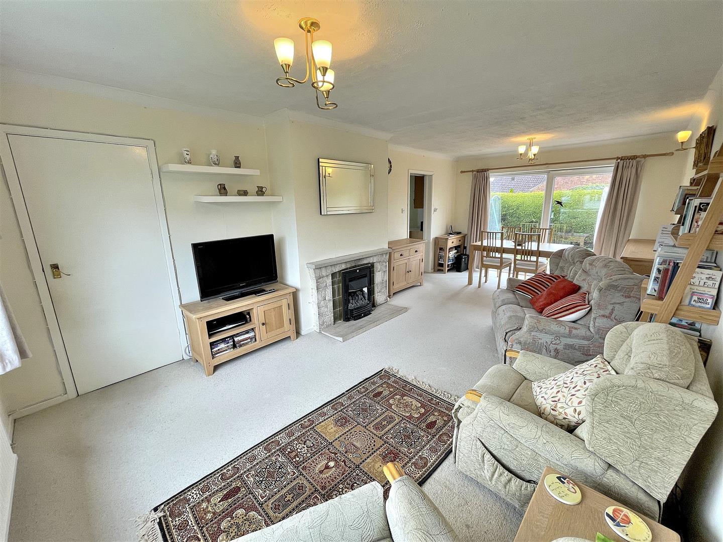 3 bed detached bungalow for sale in Valley Rise, King's Lynn  - Property Image 2