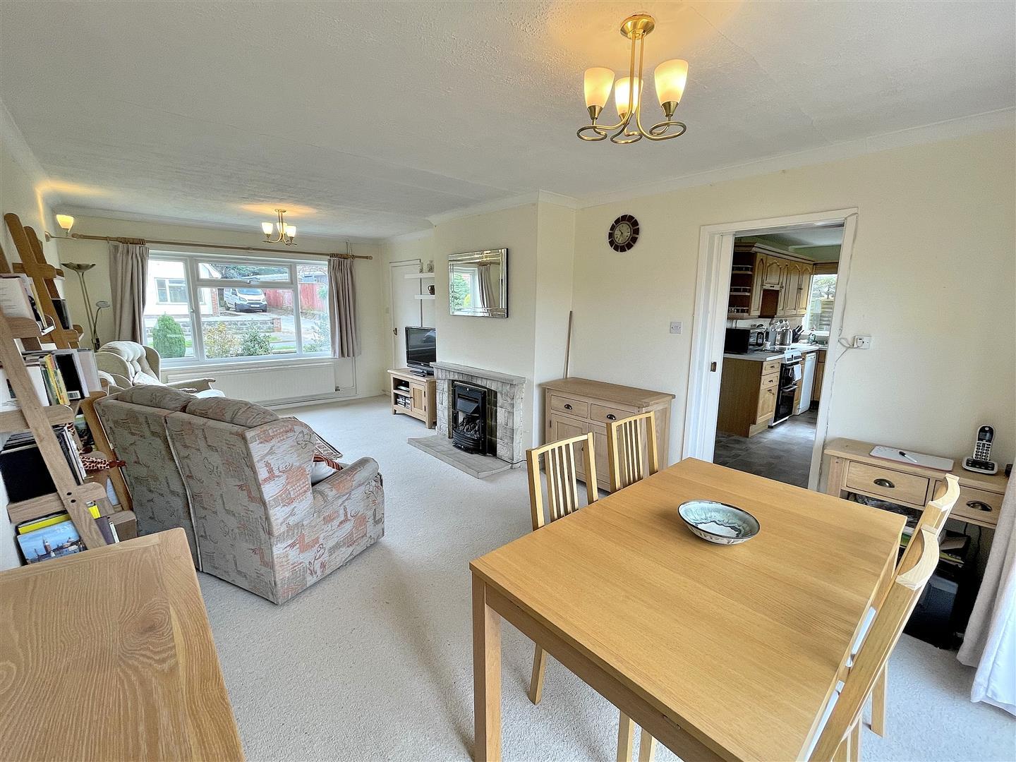 3 bed detached bungalow for sale in Valley Rise, King's Lynn  - Property Image 3