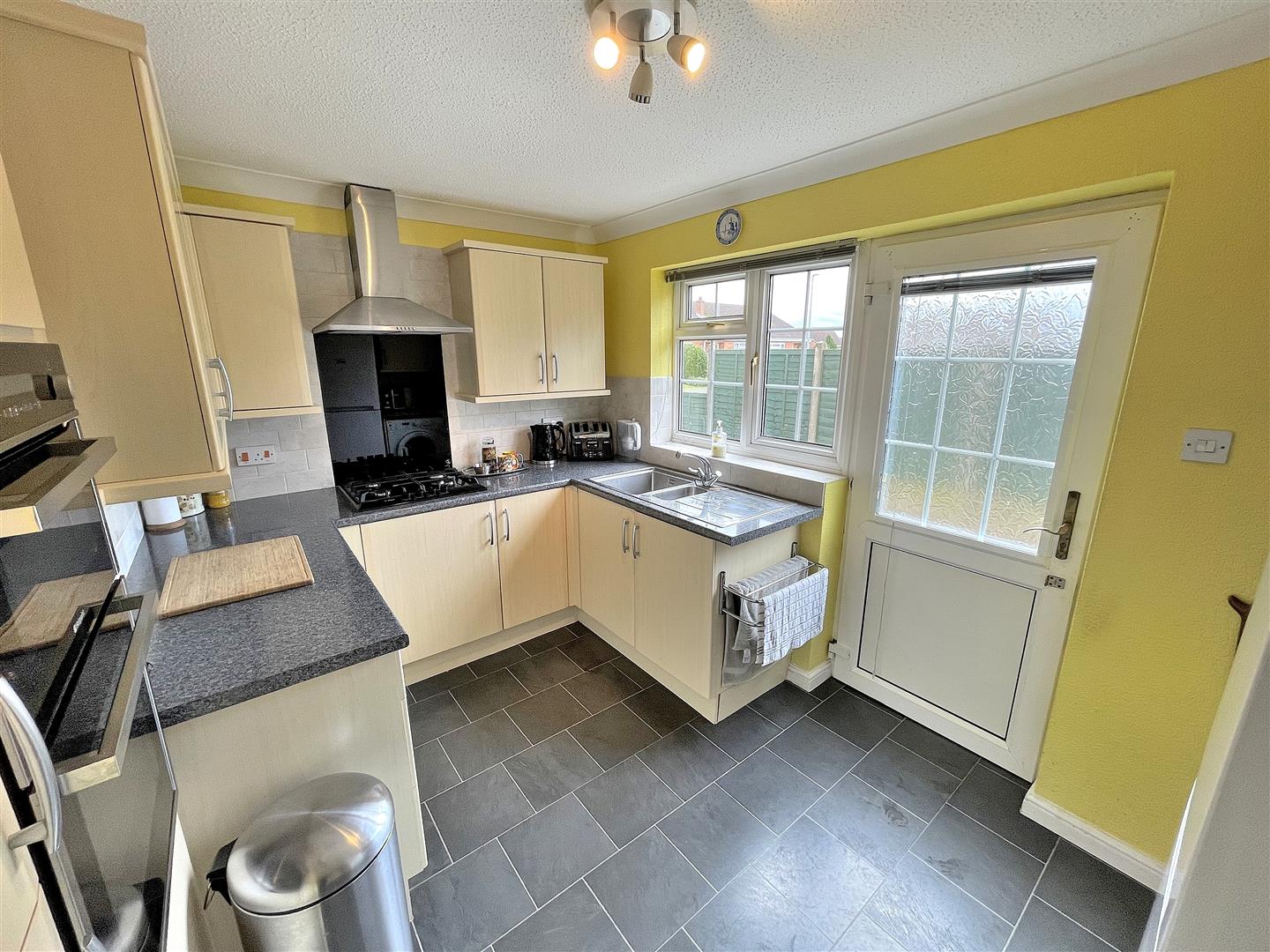 2 bed semi-detached bungalow for sale in Crisp Close, King's Lynn  - Property Image 4