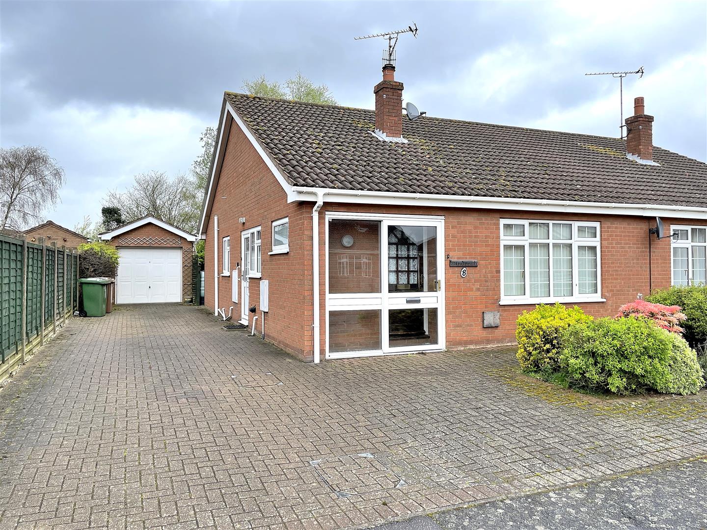 2 bed semi-detached bungalow for sale in Crisp Close, King's Lynn  - Property Image 1