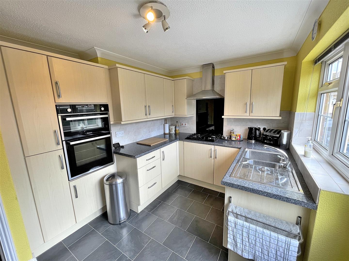 2 bed semi-detached bungalow for sale in Crisp Close, King's Lynn  - Property Image 5