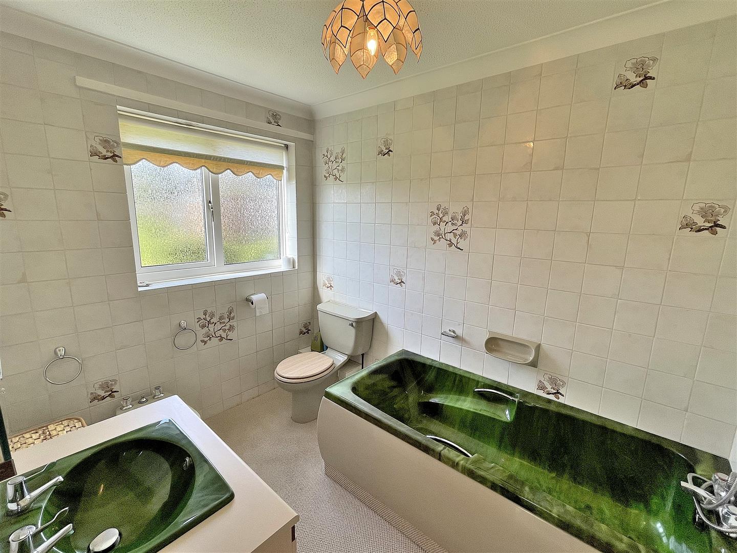 4 bed detached bungalow for sale in Beach Road, King's Lynn  - Property Image 19