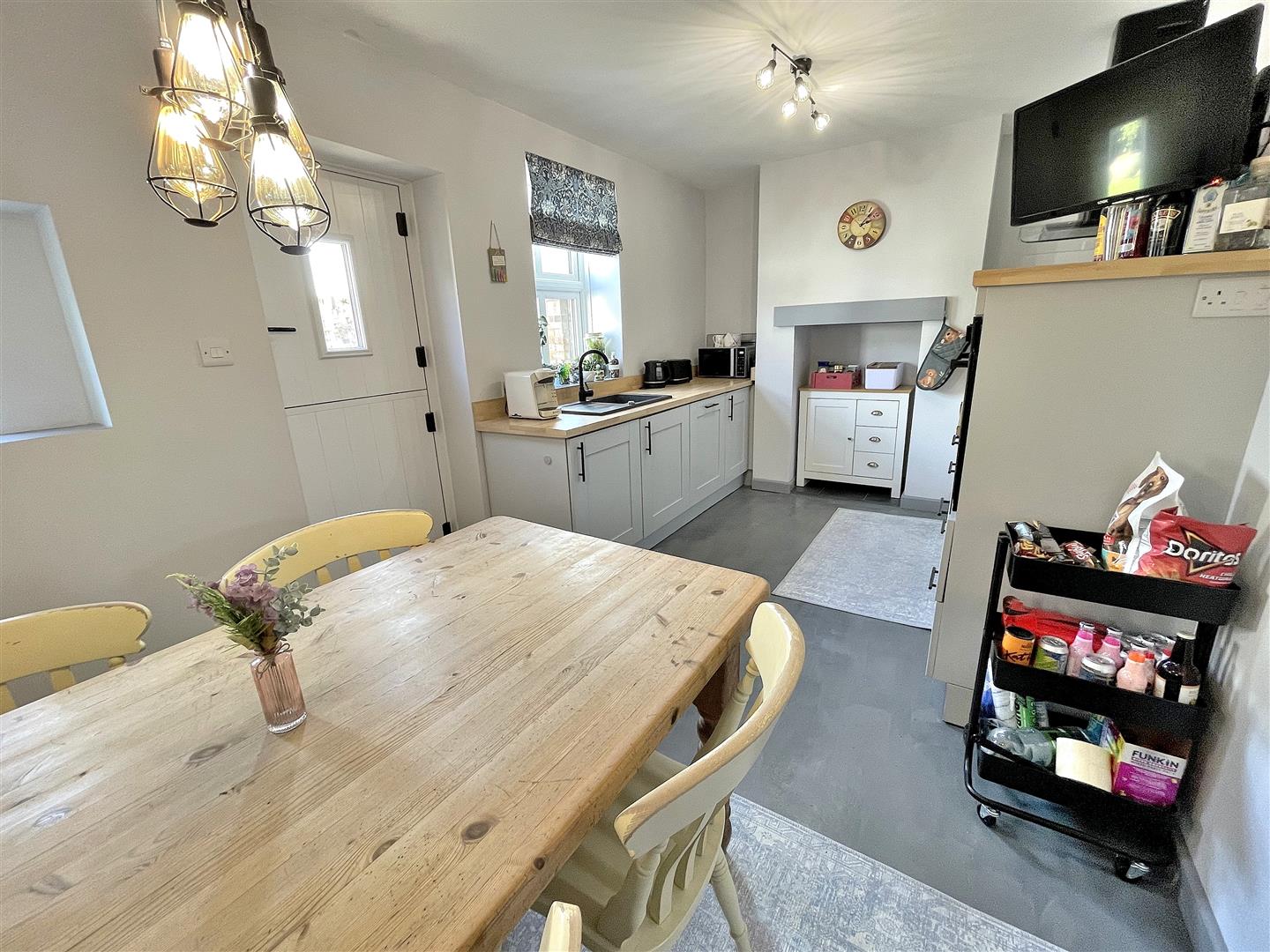 2 bed semi-detached house for sale in Lynn Road, King's Lynn  - Property Image 3