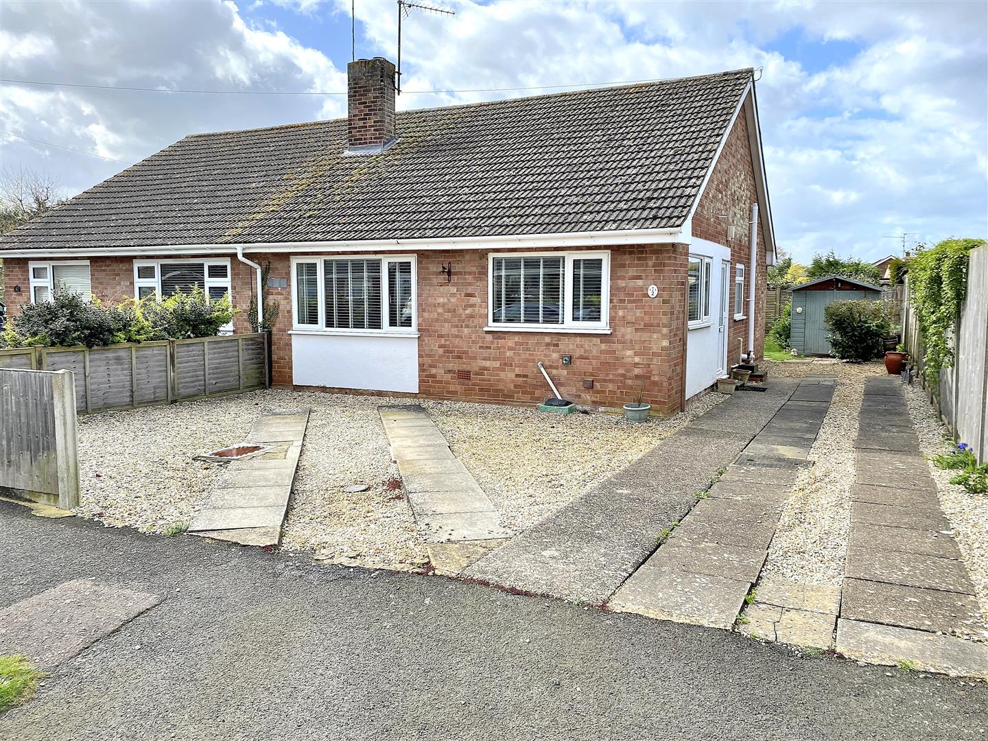 2 bed semi-detached bungalow for sale in Prince Charles Close, King's Lynn - Property Image 1