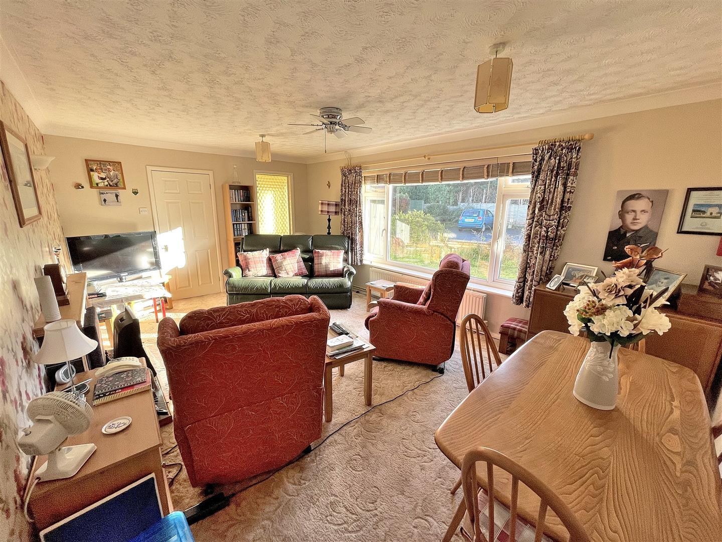 2 bed detached bungalow for sale in Crest Road, King's Lynn  - Property Image 2