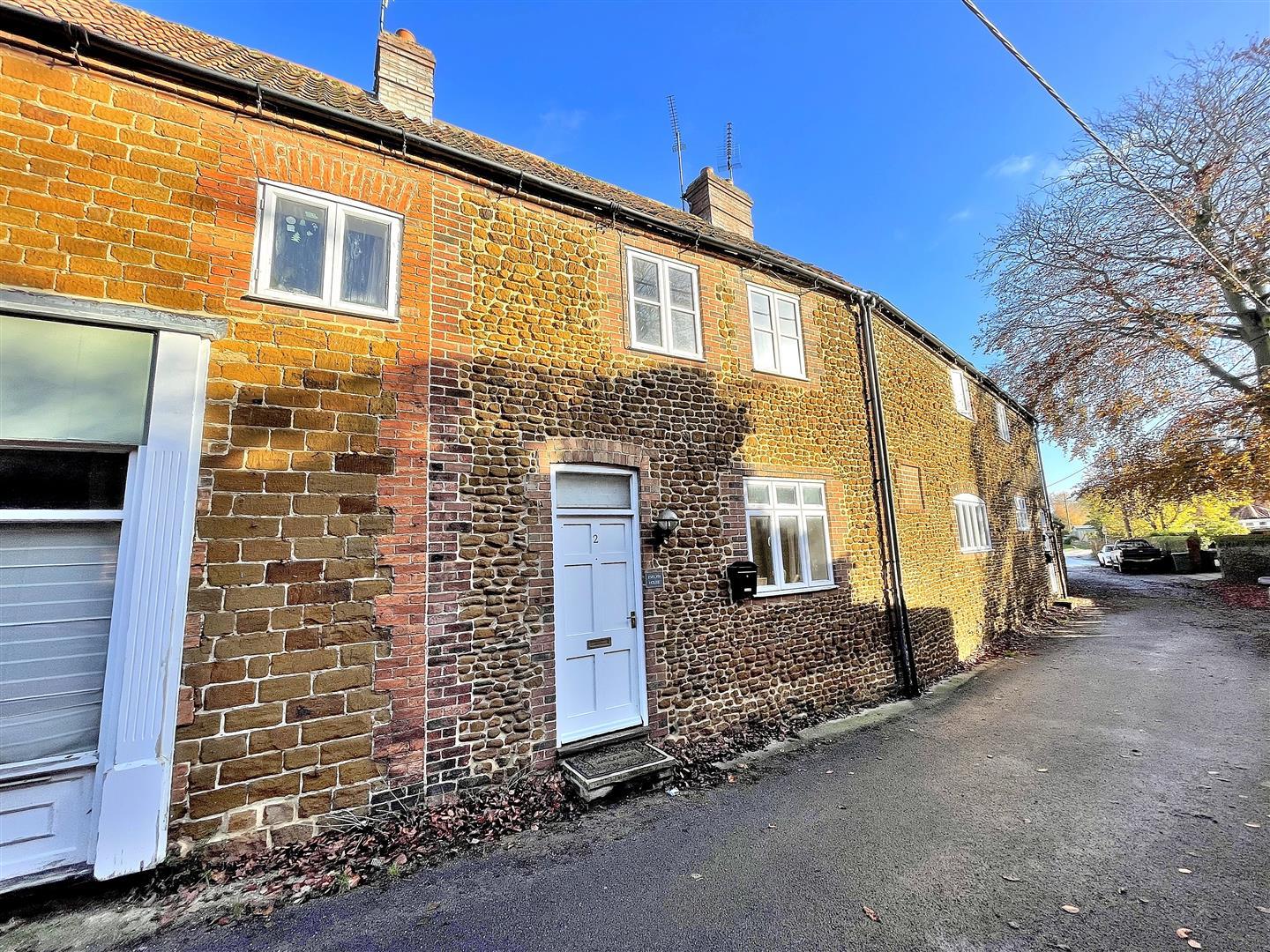 2 bed terraced house for sale in Pedlars Mews, King's Lynn  - Property Image 1
