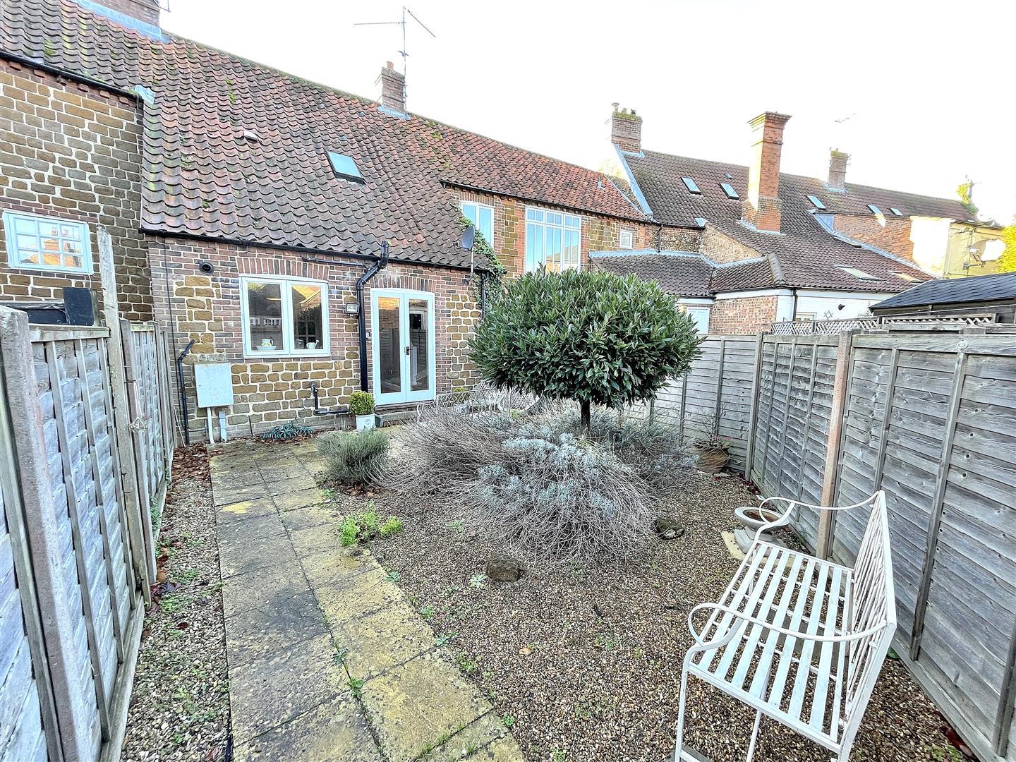 2 bed terraced house for sale in Pedlars Mews, King's Lynn  - Property Image 14