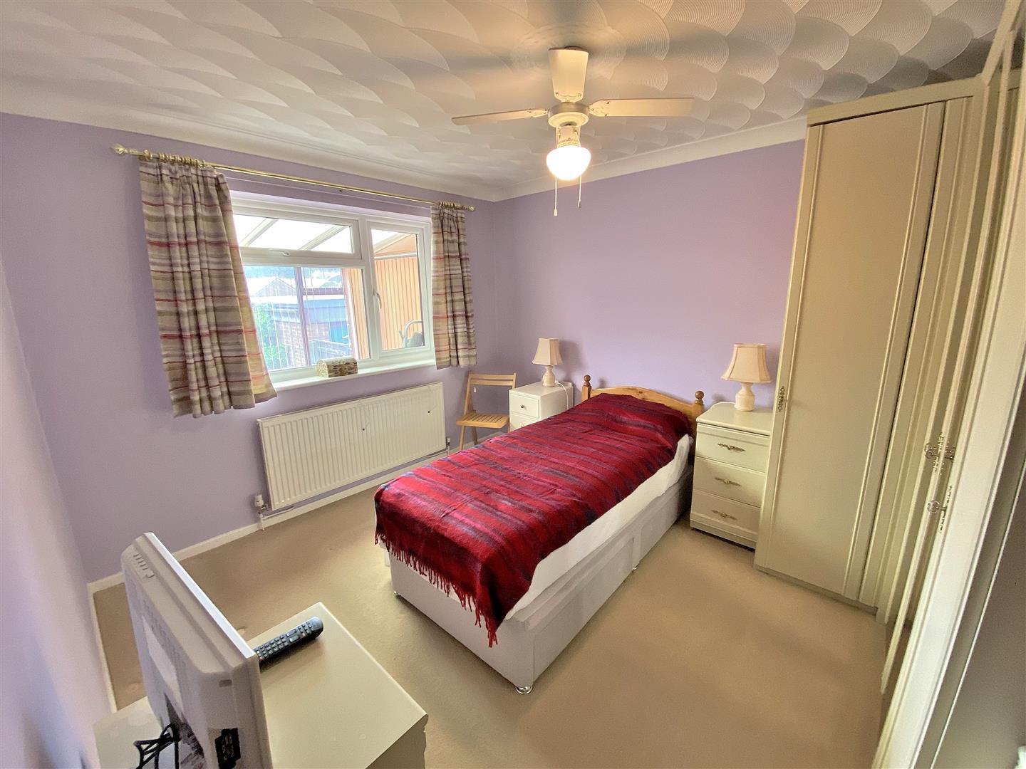 2 bed semi-detached bungalow for sale in Sarahs Road, Hunstanton  - Property Image 6