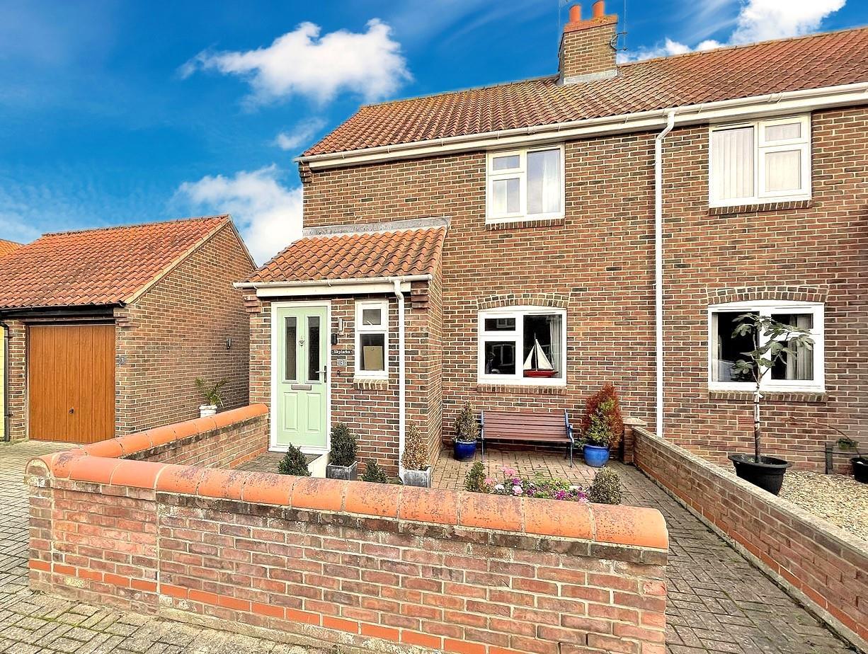 2 bed semi-detached house for sale in Canon Pott Close, King's Lynn - Property Image 1