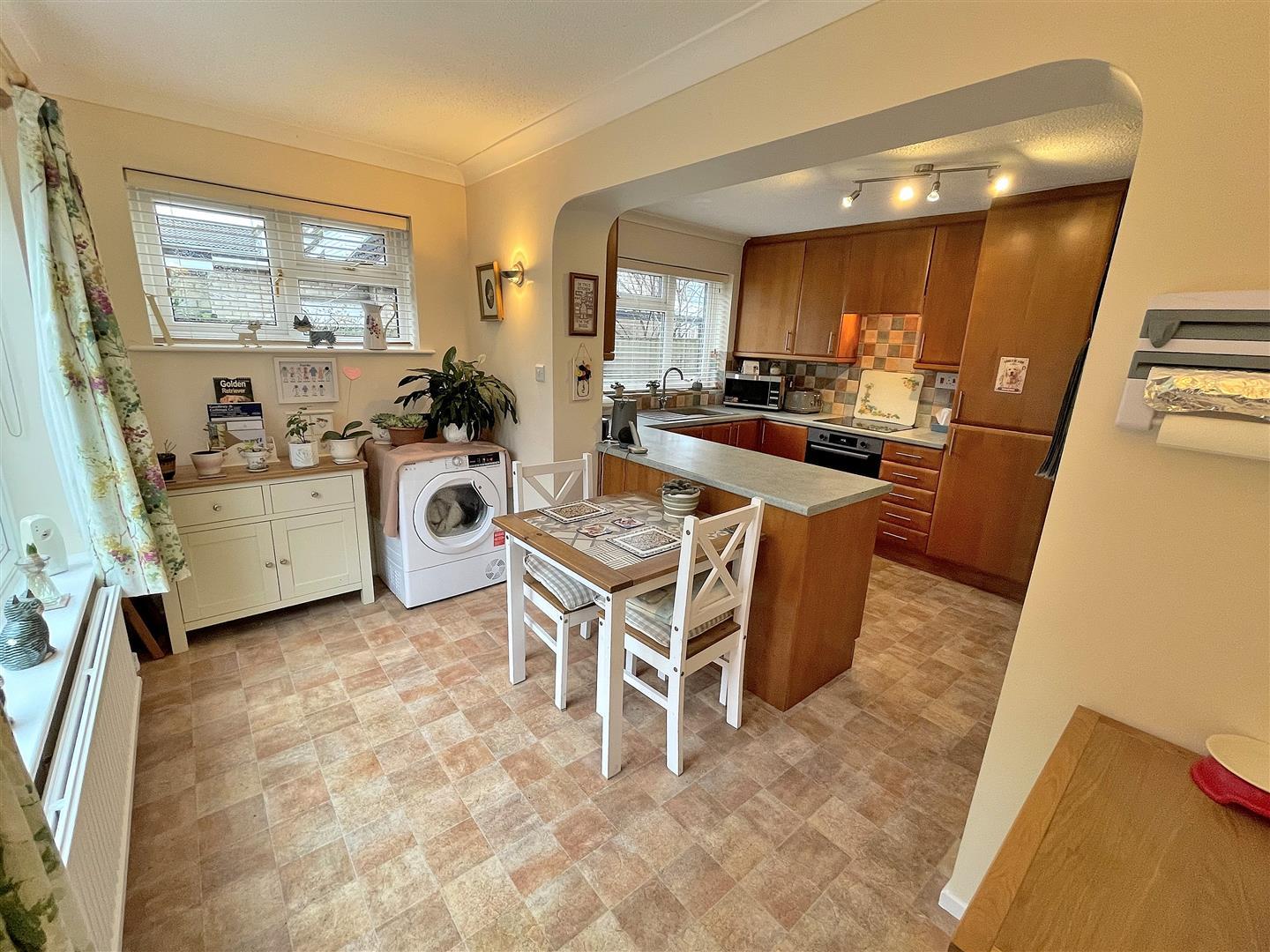 4 bed detached house for sale in Valley Rise, King's Lynn  - Property Image 9