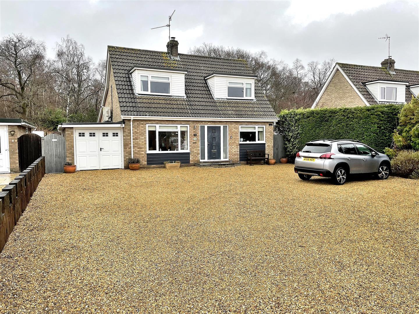 4 bed detached house for sale in Valley Rise, King's Lynn  - Property Image 1