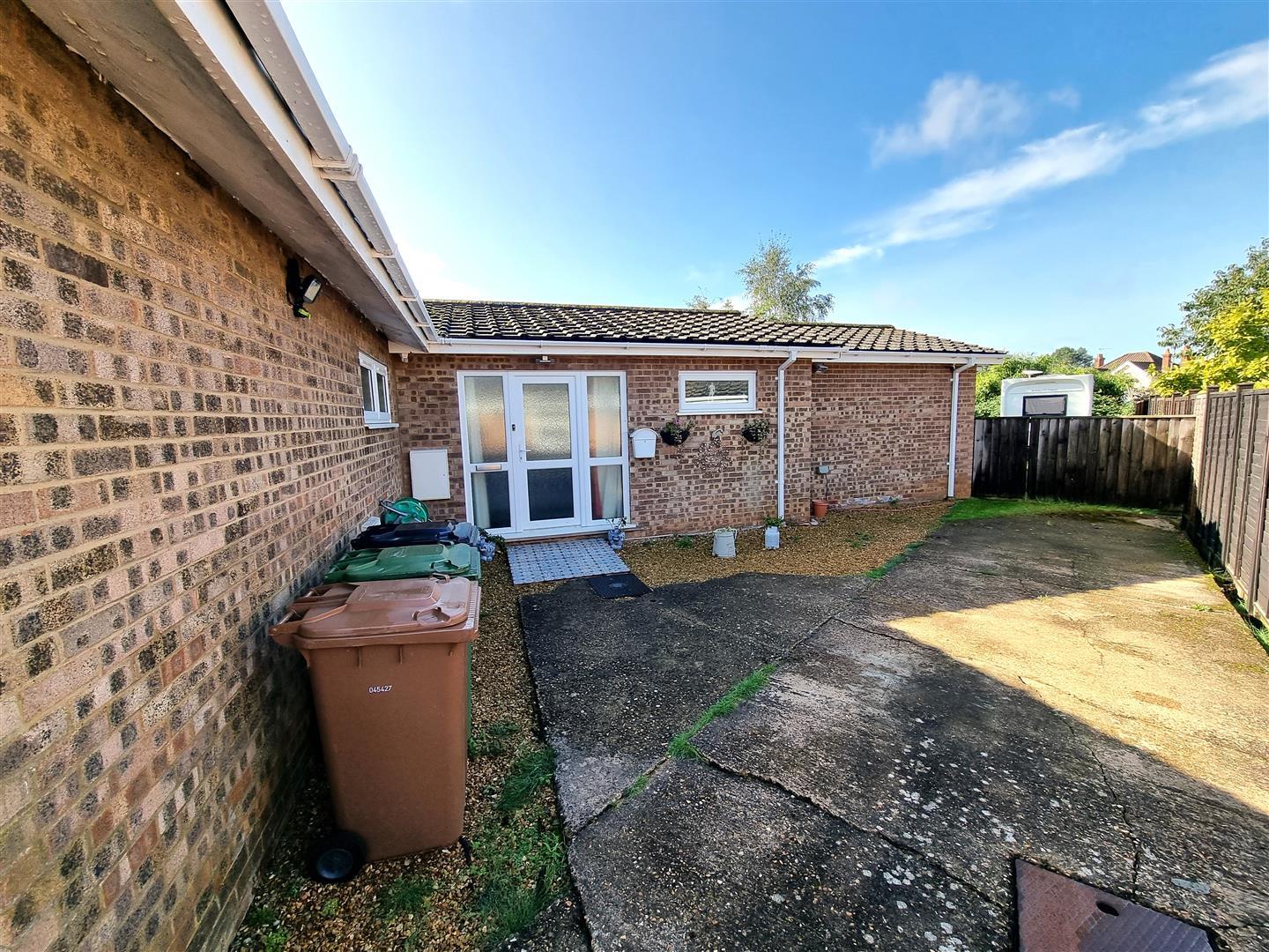 4 bed semi-detached bungalow for sale in West Hall Road, King's Lynn  - Property Image 19
