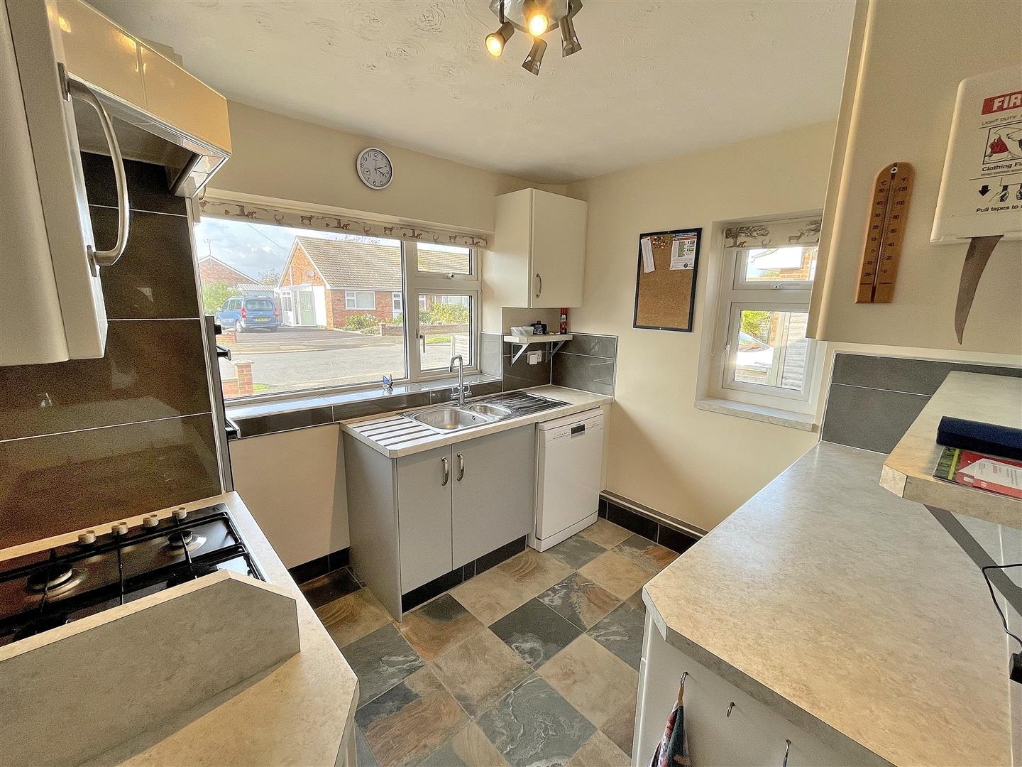 2 bed semi-detached bungalow for sale in Prince Charles Close, King's Lynn  - Property Image 4