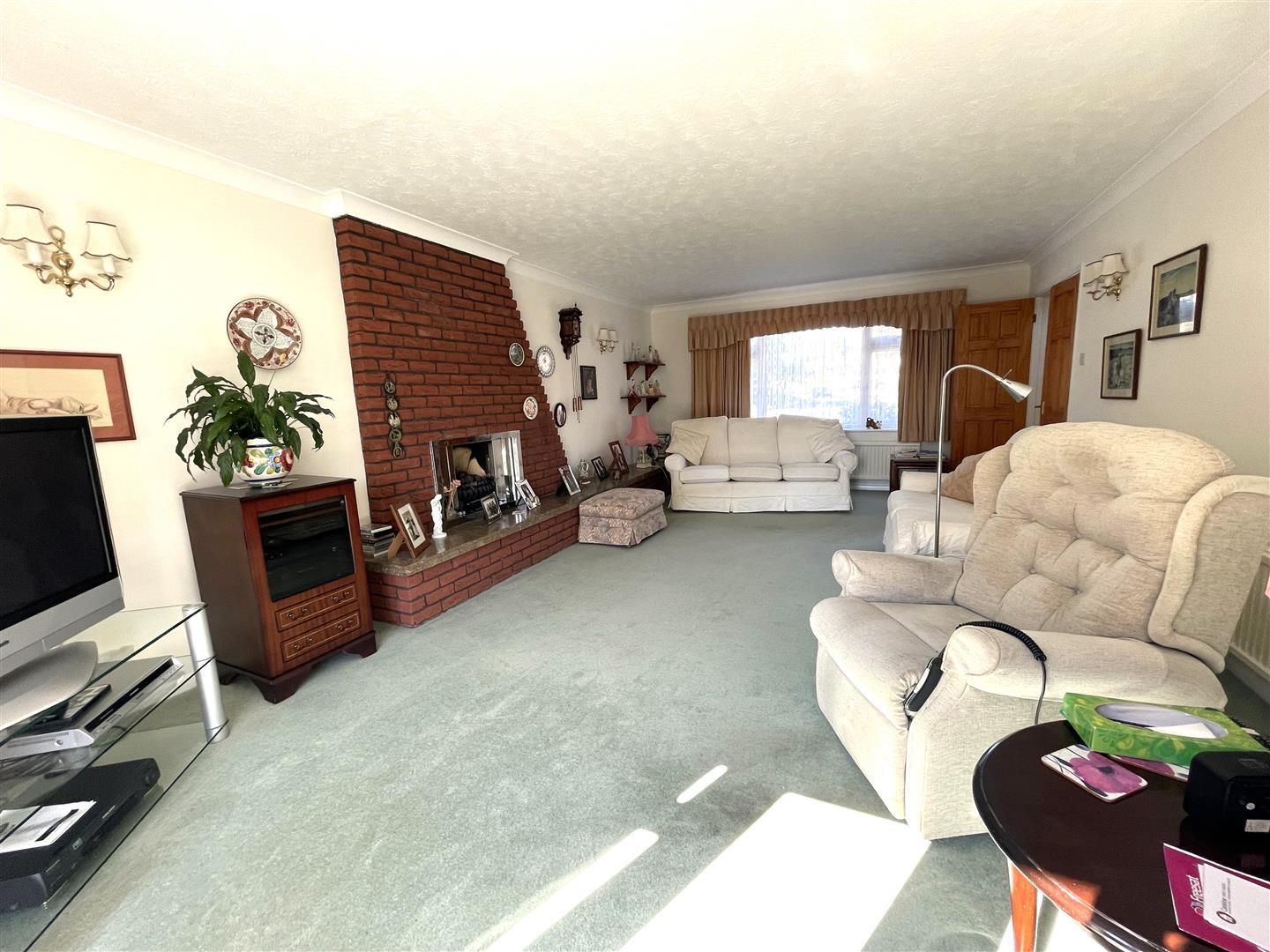 4 bed detached house for sale in Old Hall Drive, King's Lynn  - Property Image 3