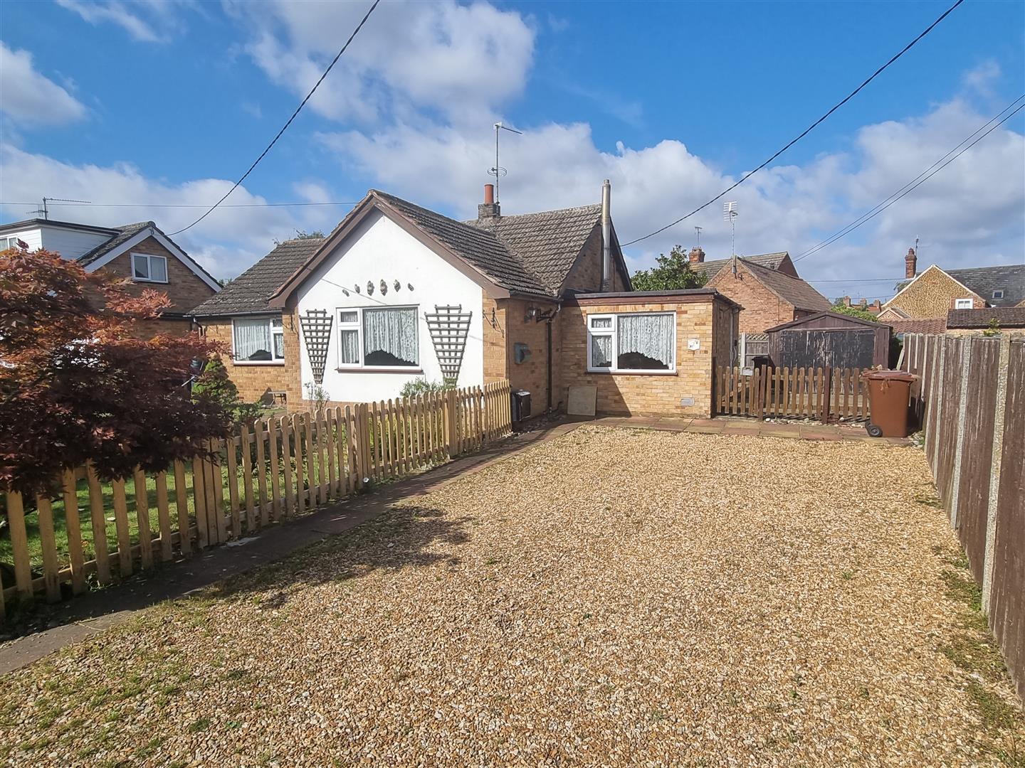 3 bed detached bungalow for sale in Senters Road, King's Lynn  - Property Image 1