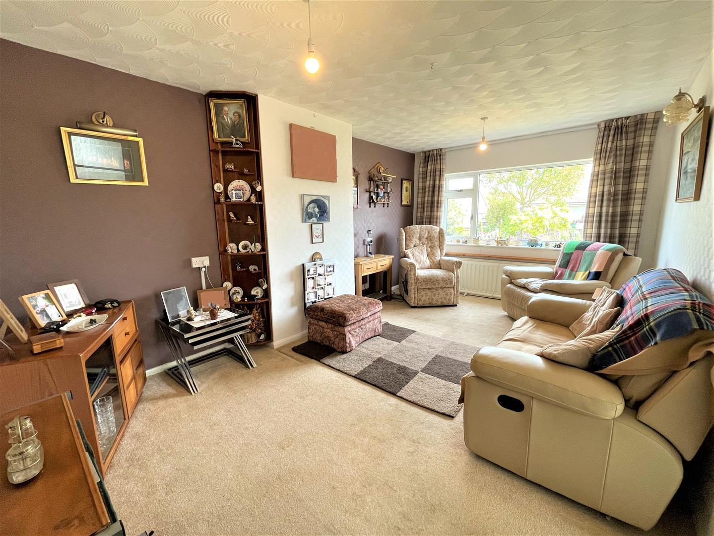2 bed semi-detached bungalow for sale in Queen Elizabeth Drive, King's Lynn  - Property Image 2