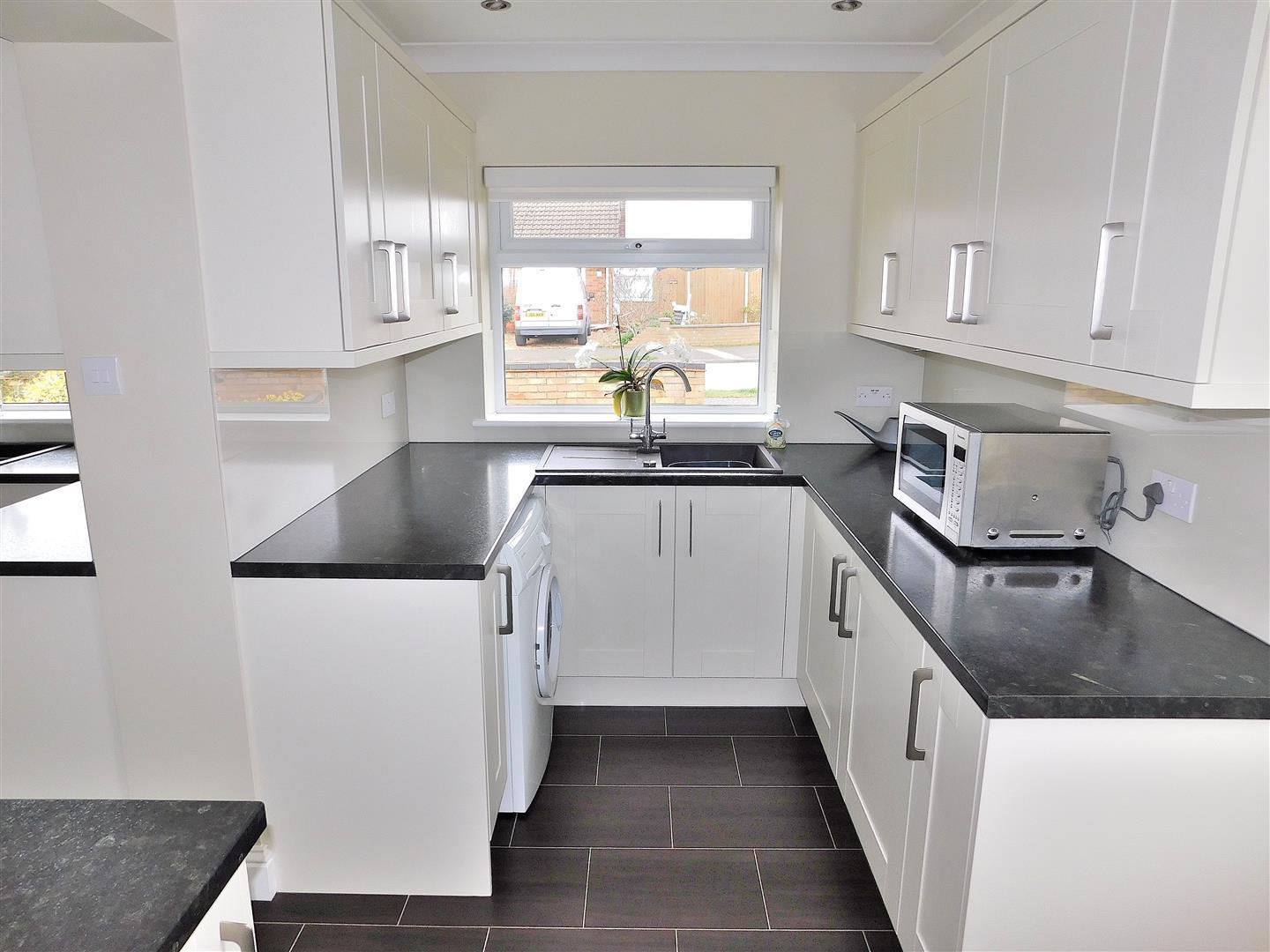 3 bed detached bungalow for sale in Windsor Drive, King's Lynn  - Property Image 18