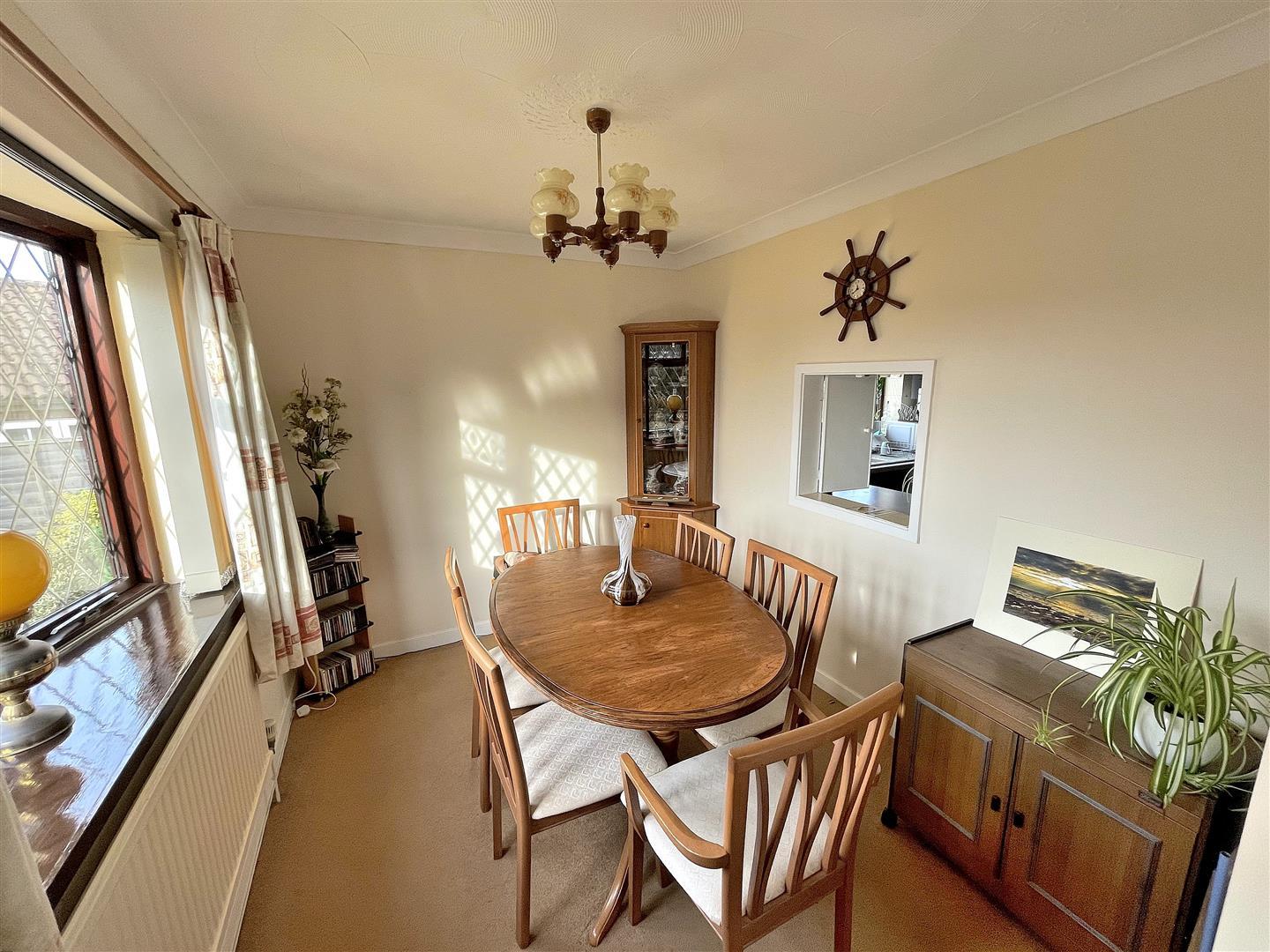3 bed detached bungalow for sale in Broadlands Close, King's Lynn  - Property Image 8