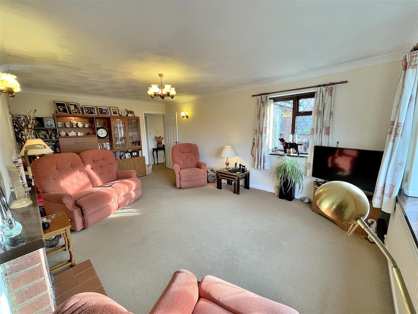 3 bed detached bungalow for sale in Broadlands Close, King's Lynn  - Property Image 3